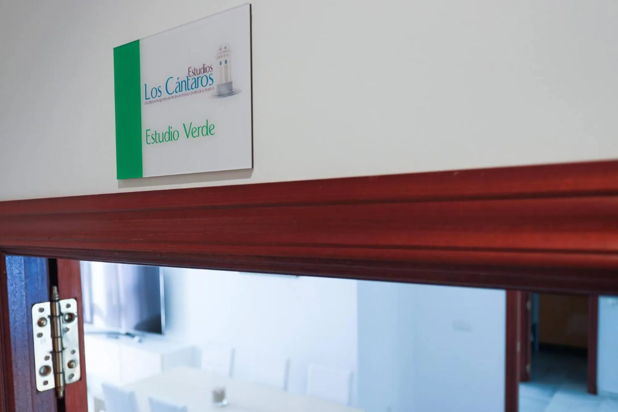 Apartamentos Los Cantaros