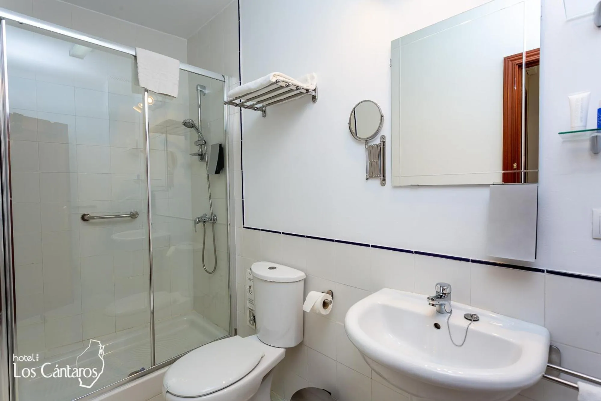 Bathroom in Apartamentos Los Cantaros