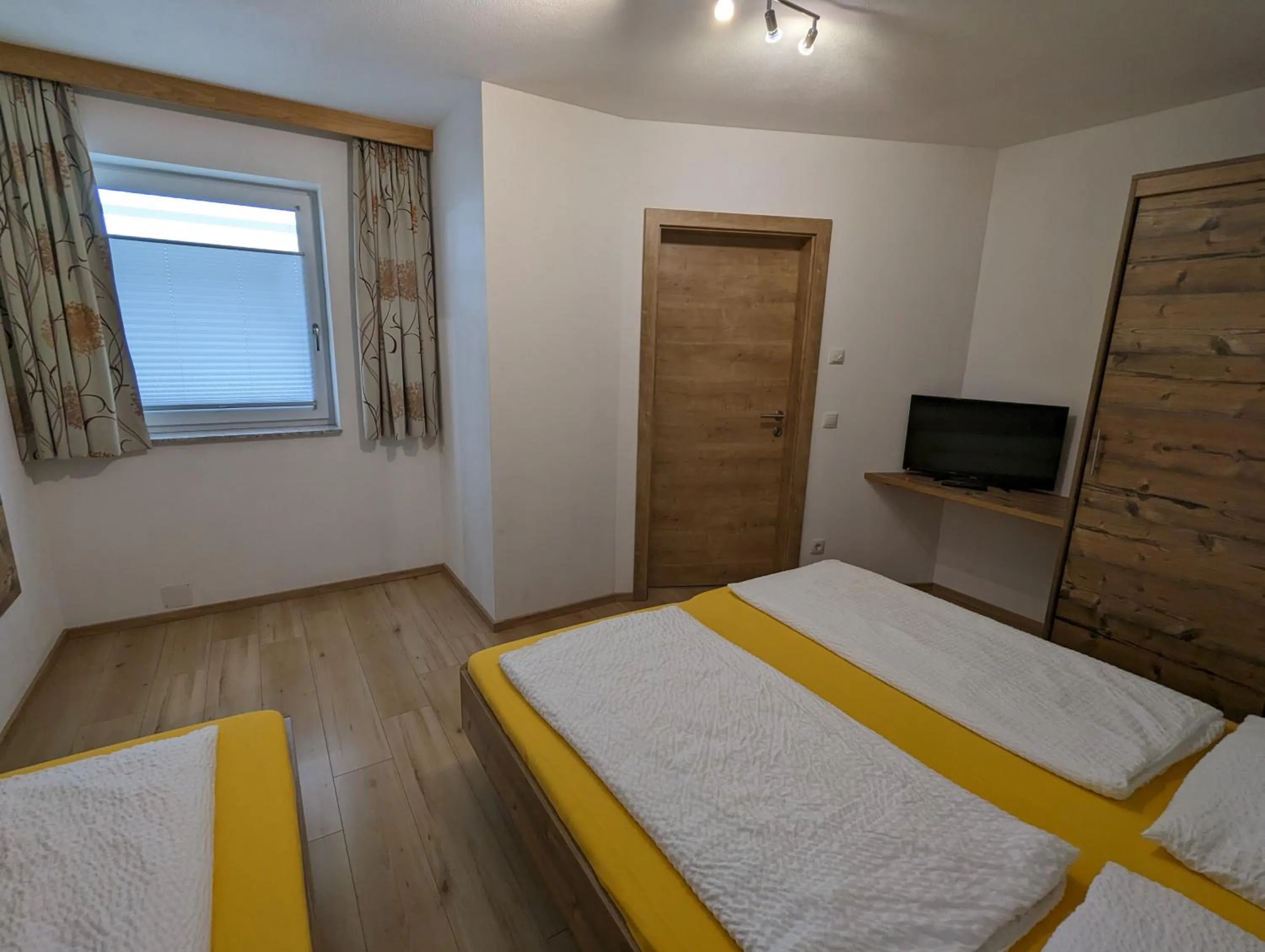 Bed in Appartements Gotthardt