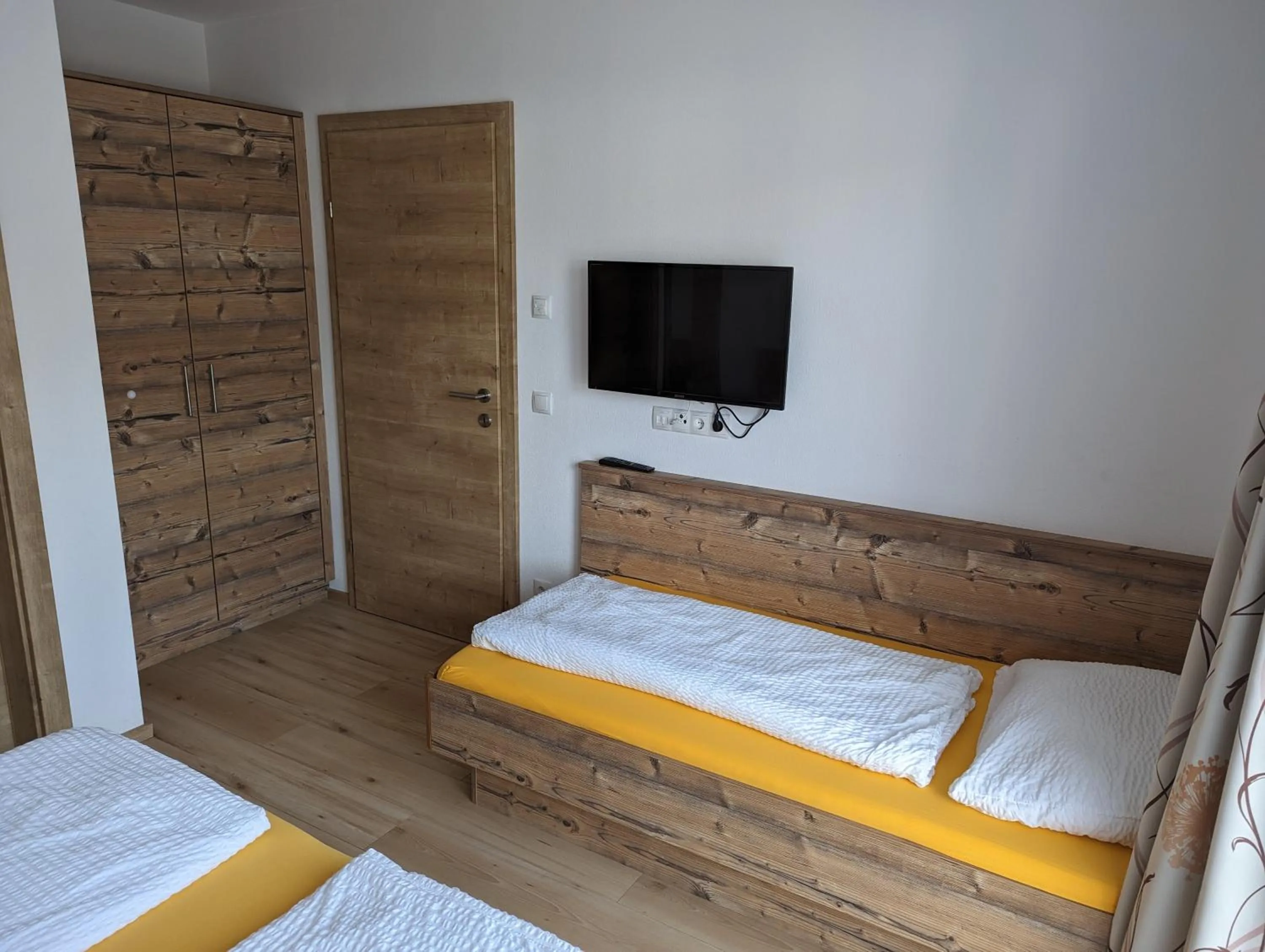 TV and multimedia, Bed in Appartements Gotthardt