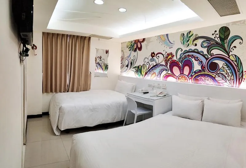 Bed in Beethoven Express Hotel