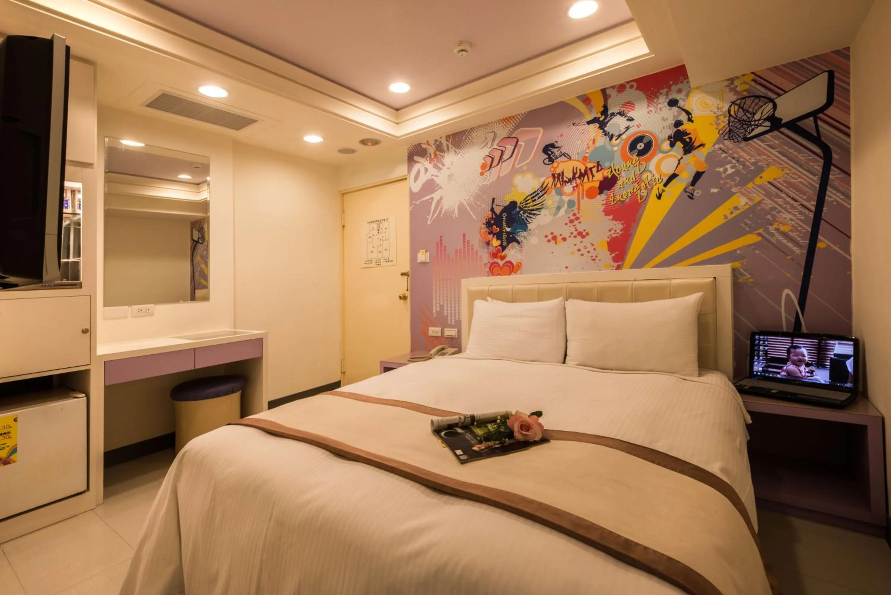 Bed in Beethoven Express Hotel