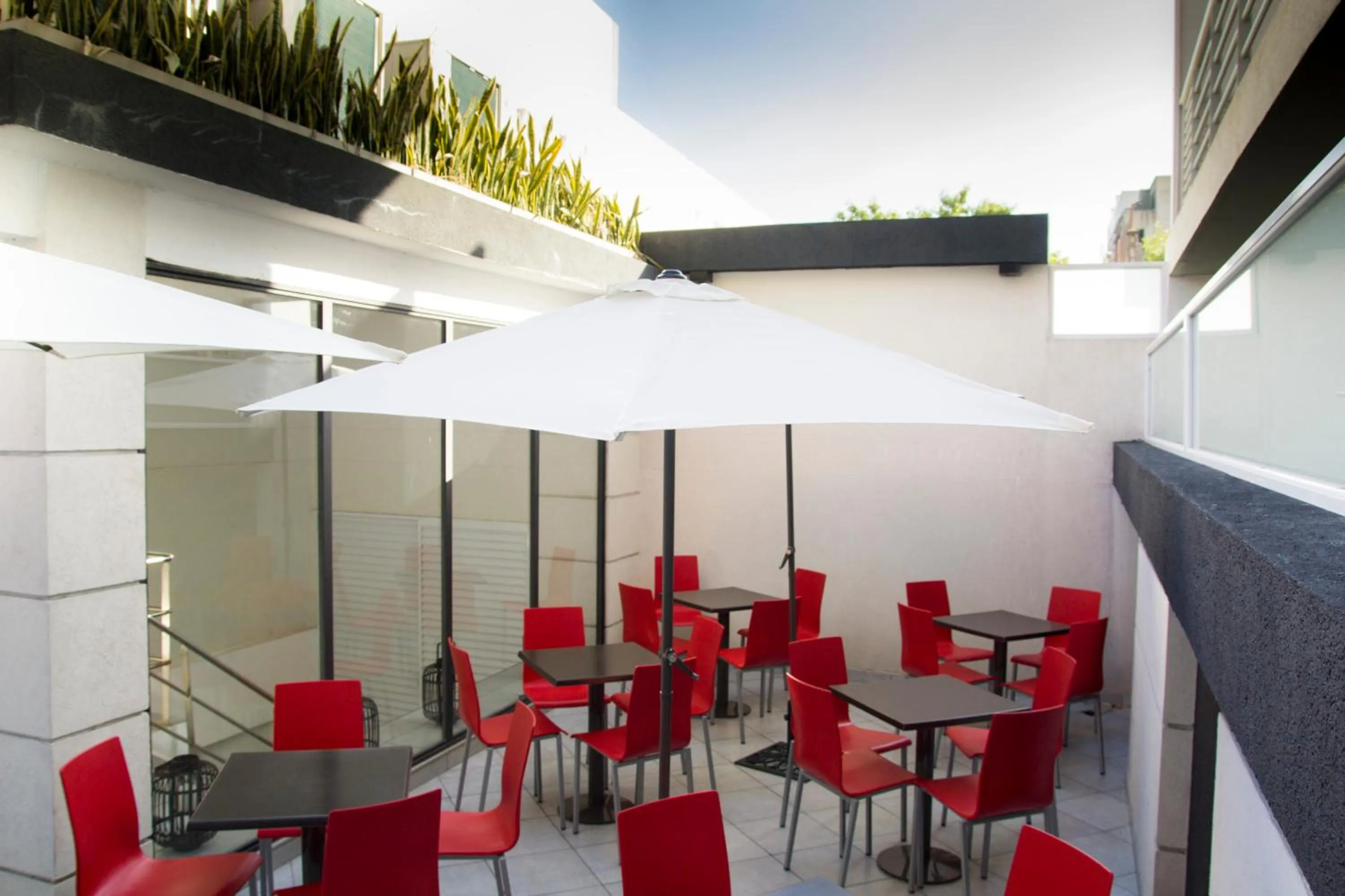 Patio in Let Sun Hotel Boutique