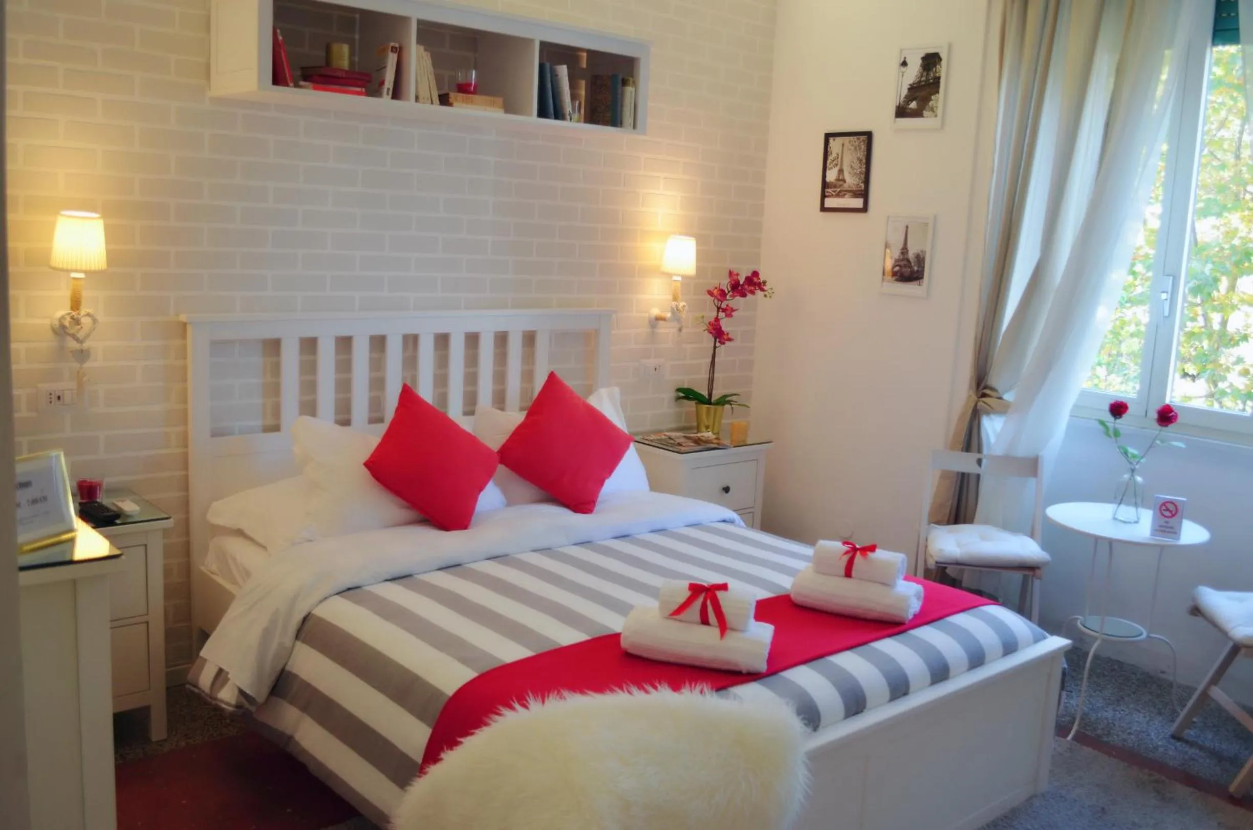 Bed in Moonlight Inn Guesthouse