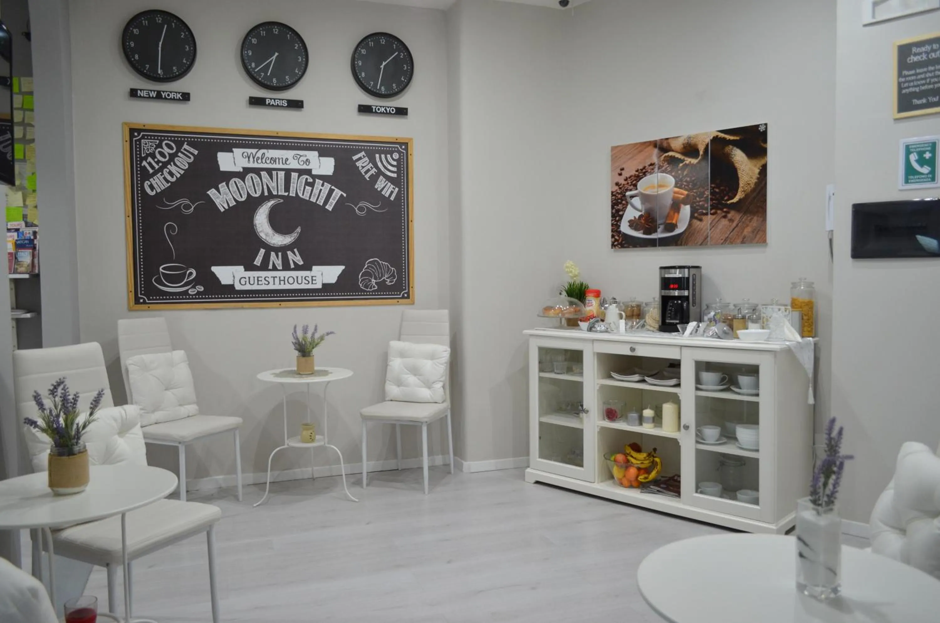 Lobby or reception in Moonlight Inn Guesthouse