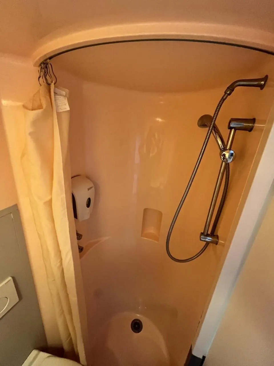 Shower in Premiere Classe Liege / Luik