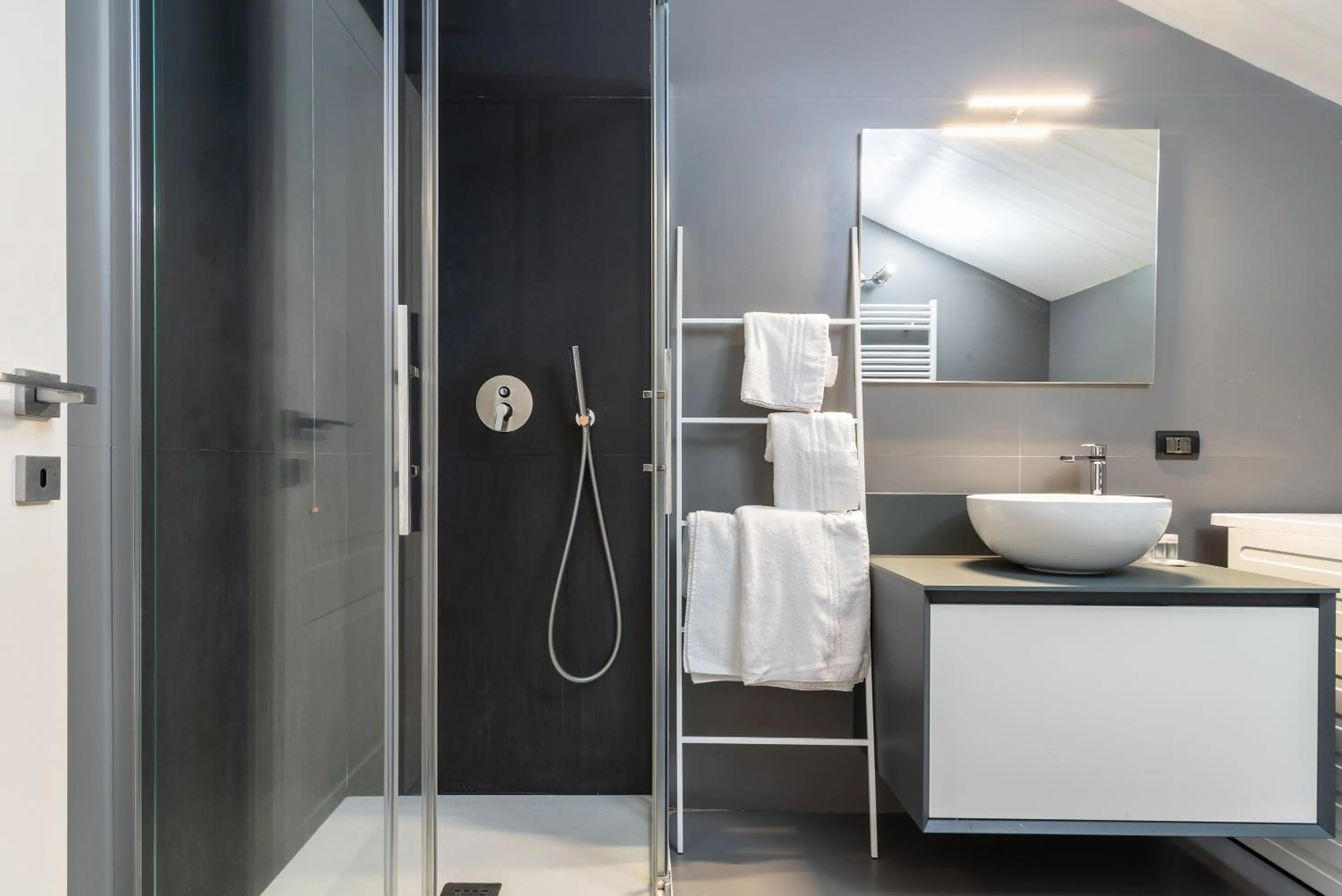 Bed in easyhomes - Brera Luxury Suites