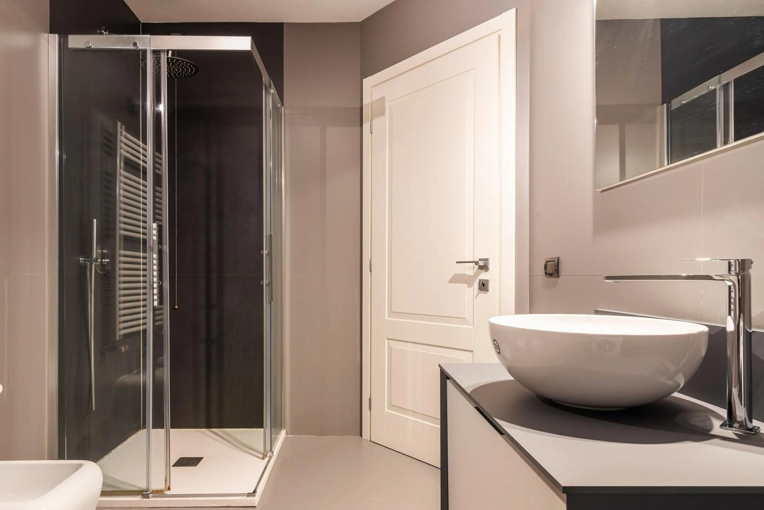 easyhomes - Brera Luxury Suites