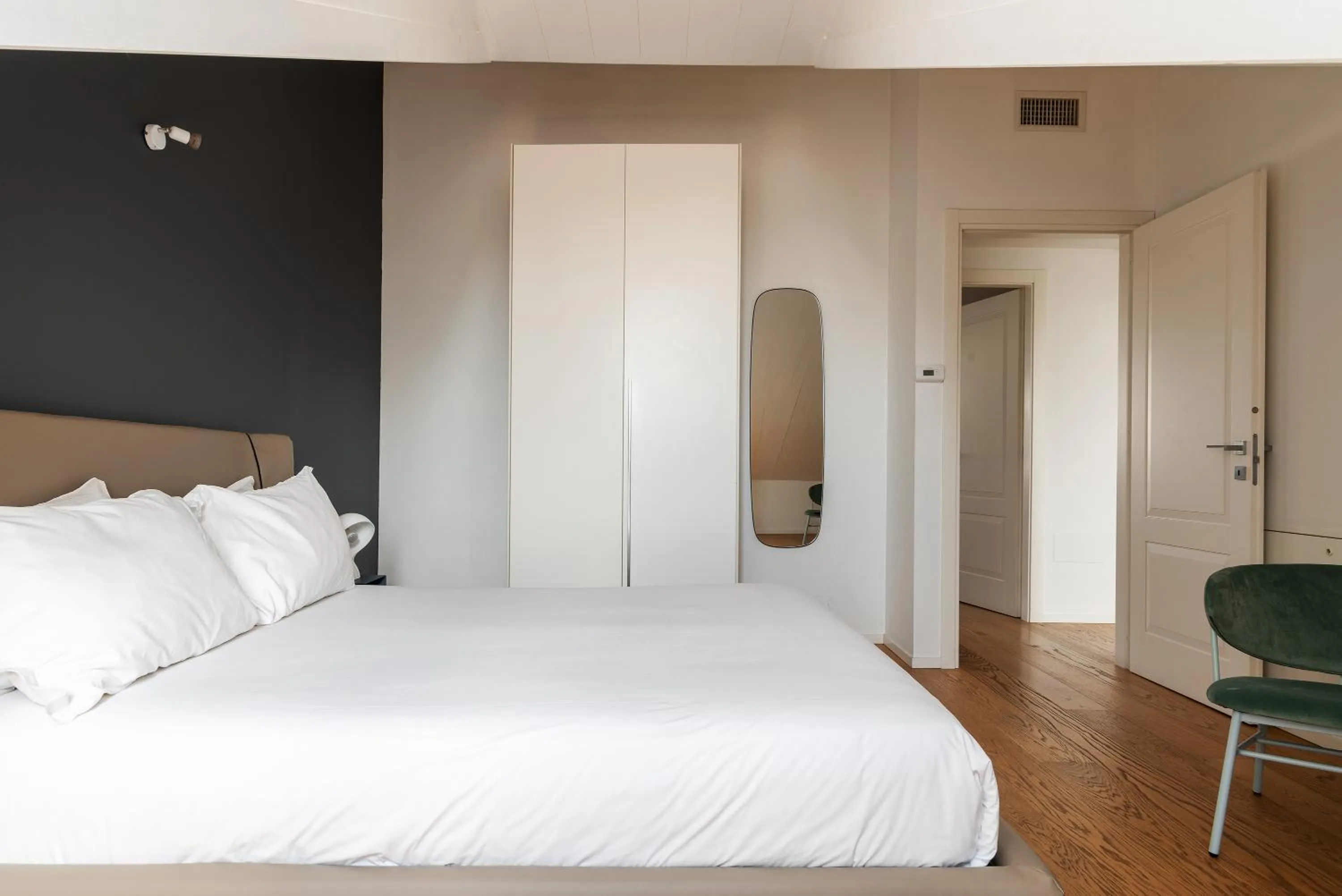 Bed in easyhomes - Brera Luxury Suites