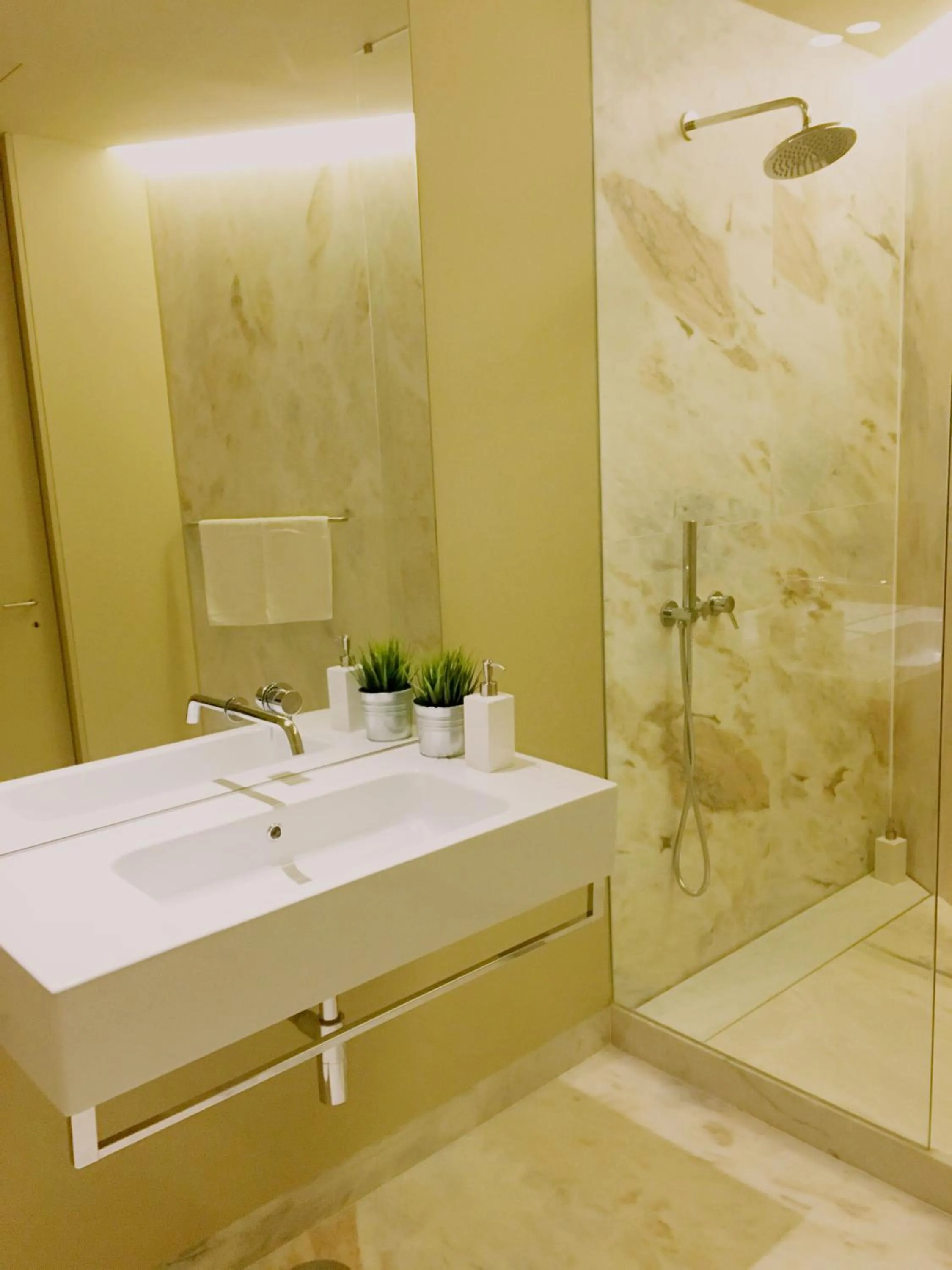 Bathroom in Lisbon Finestay 8 Building Apartments