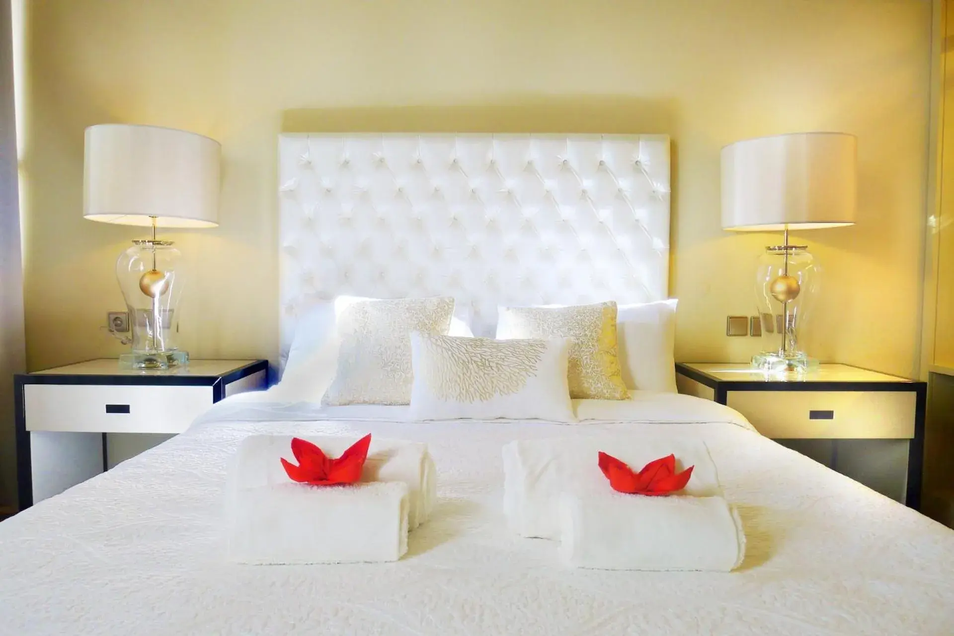 Deluxe Two-Bedroom Apartment in Lisbon Finestay 8 Building Apartments Deluxe Two-Bedroom Apartment in Lisbon Finestay 8 Building Apartments