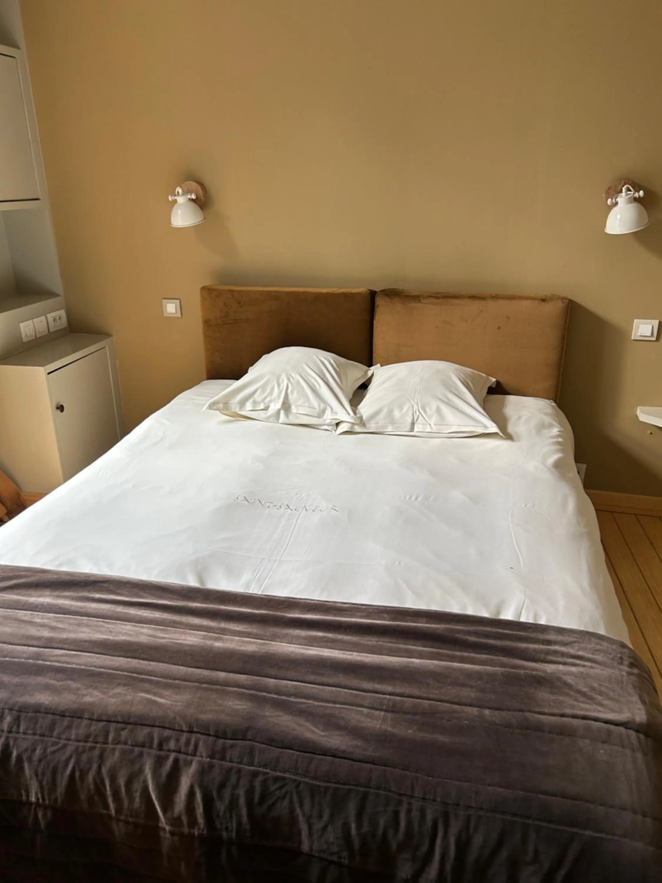 Bed in Hotel Salvators