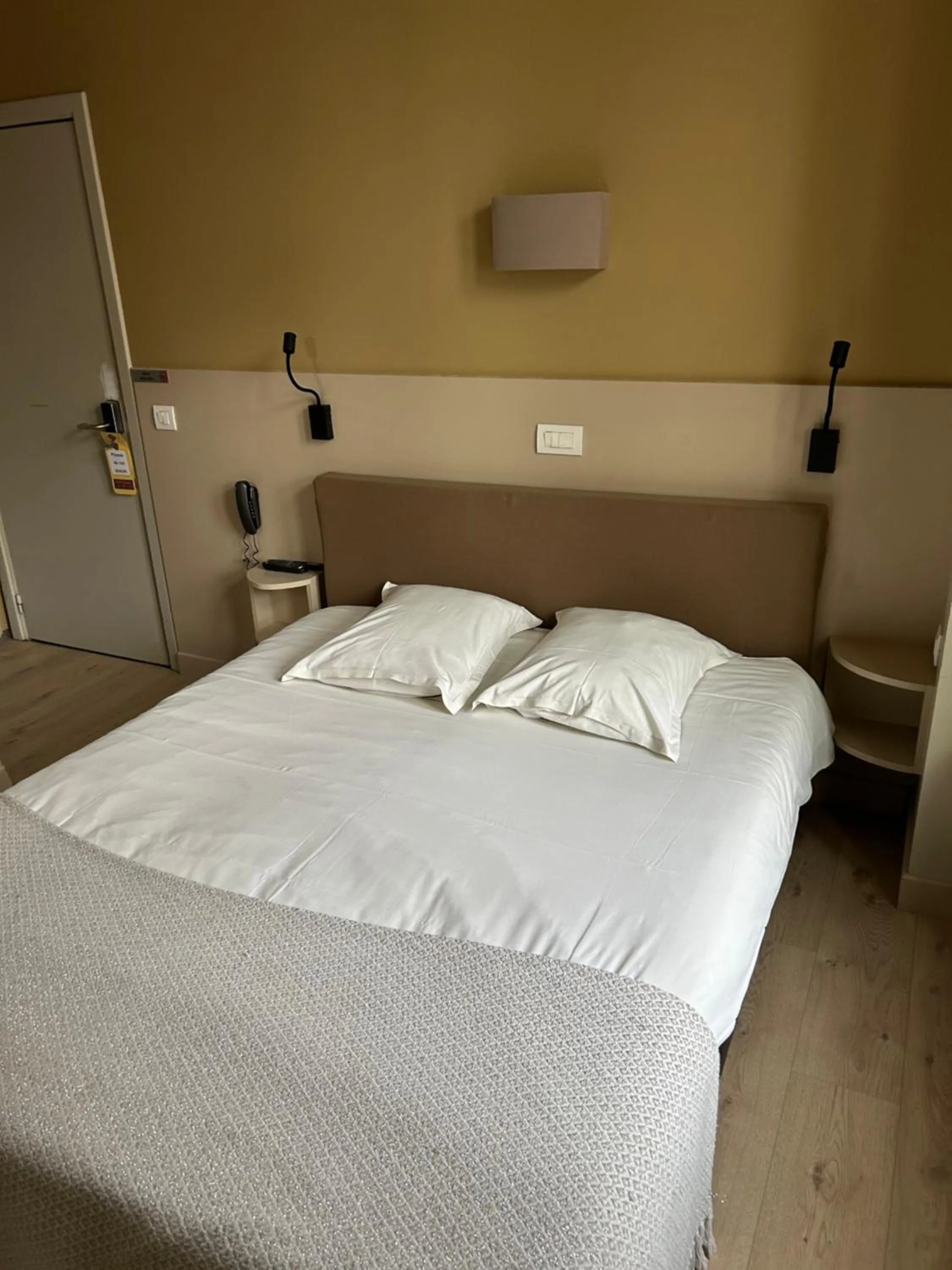 Bed in Hotel Salvators