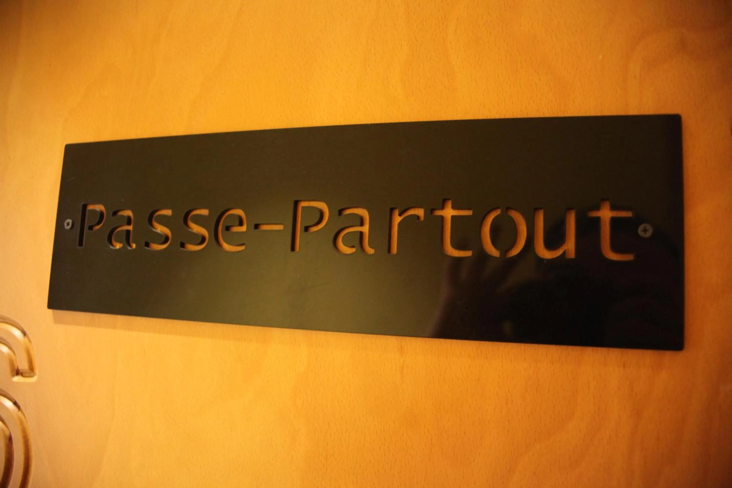 Logo/Certificate/Sign in Hotel Salvators