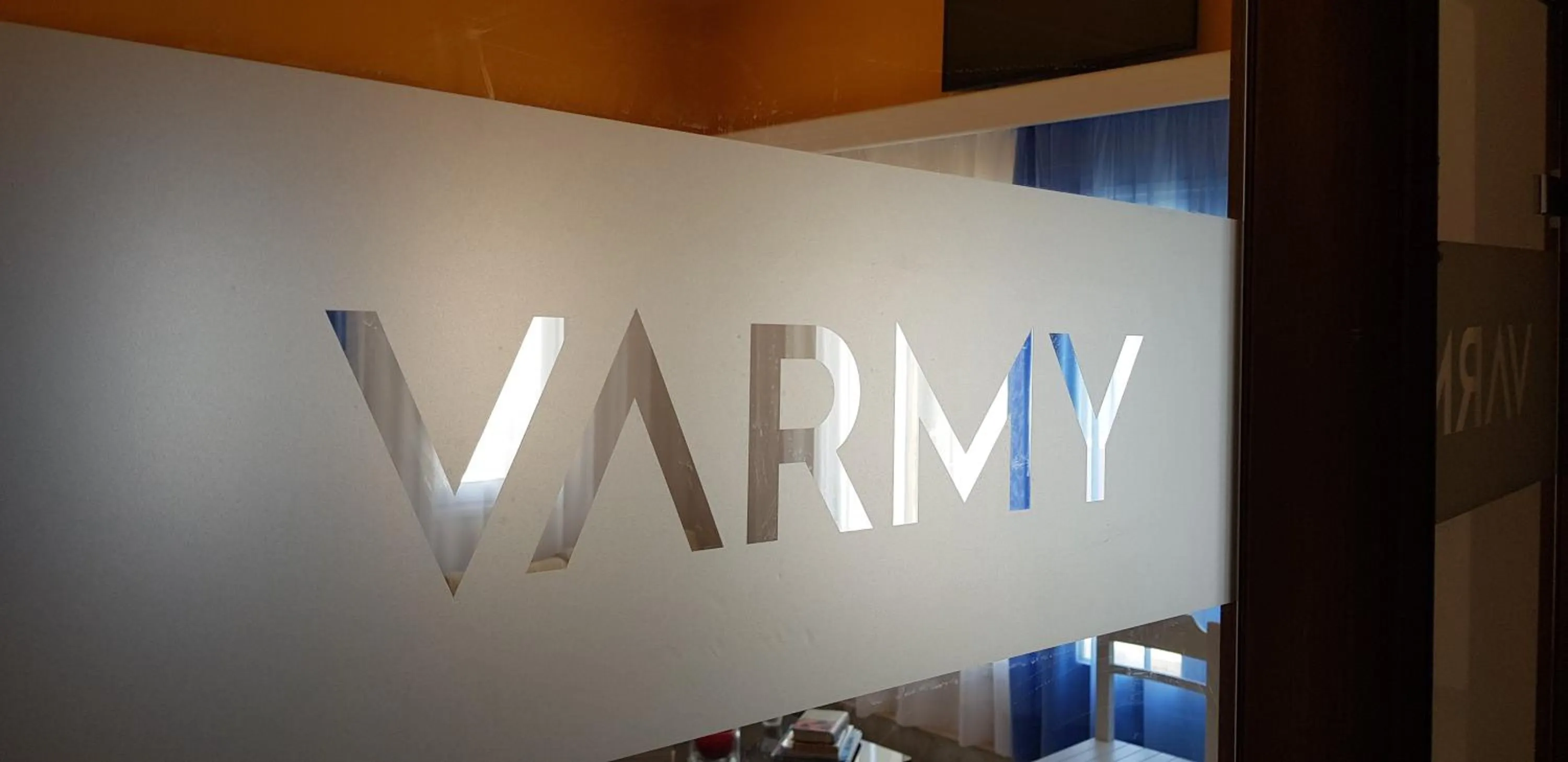 Logo/Certificate/Sign in Varmy