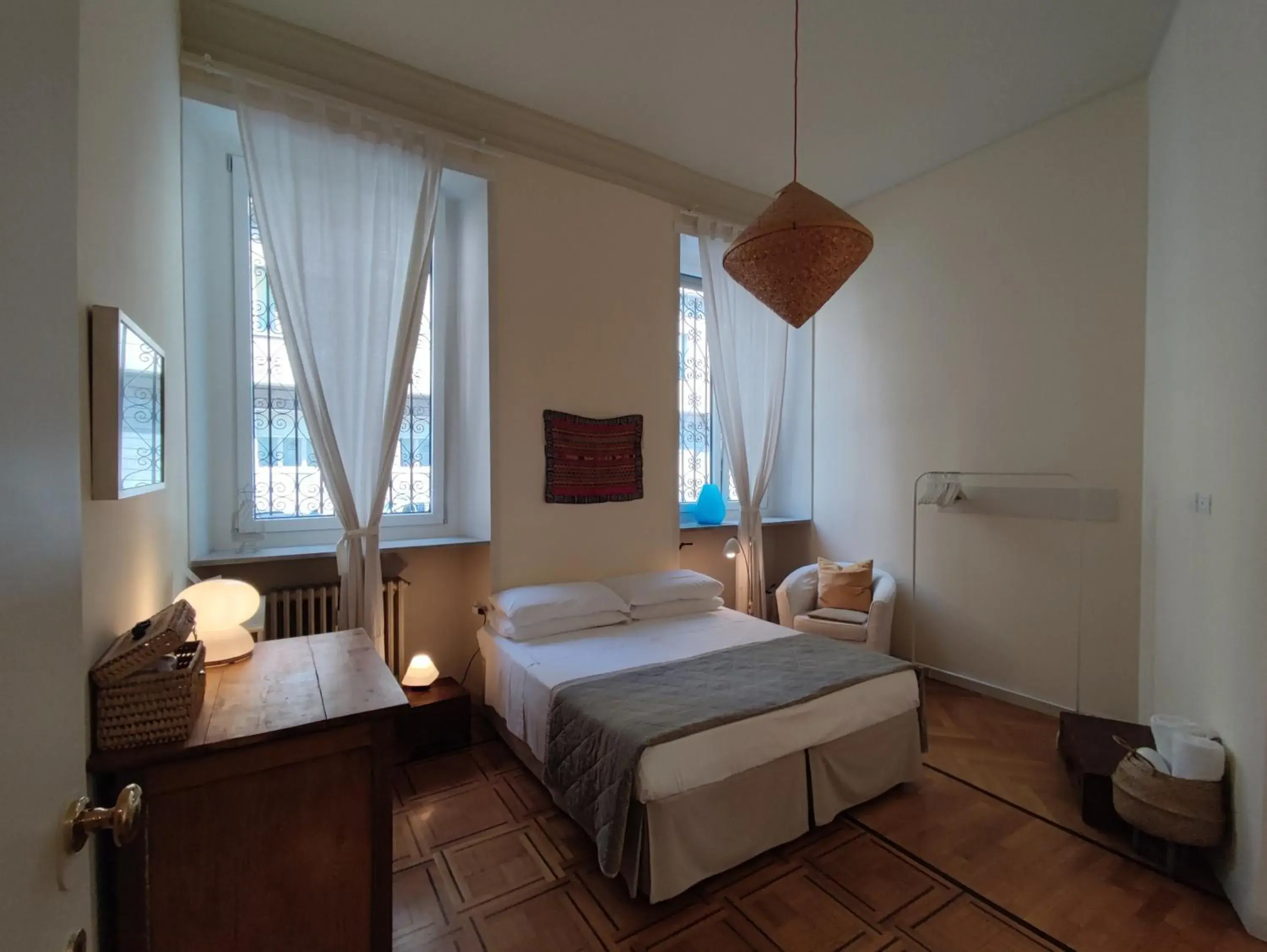 Double Room with Private Bathroom in B&B Torino Crocetta Double Room with Private Bathroom in B&B Torino Crocetta