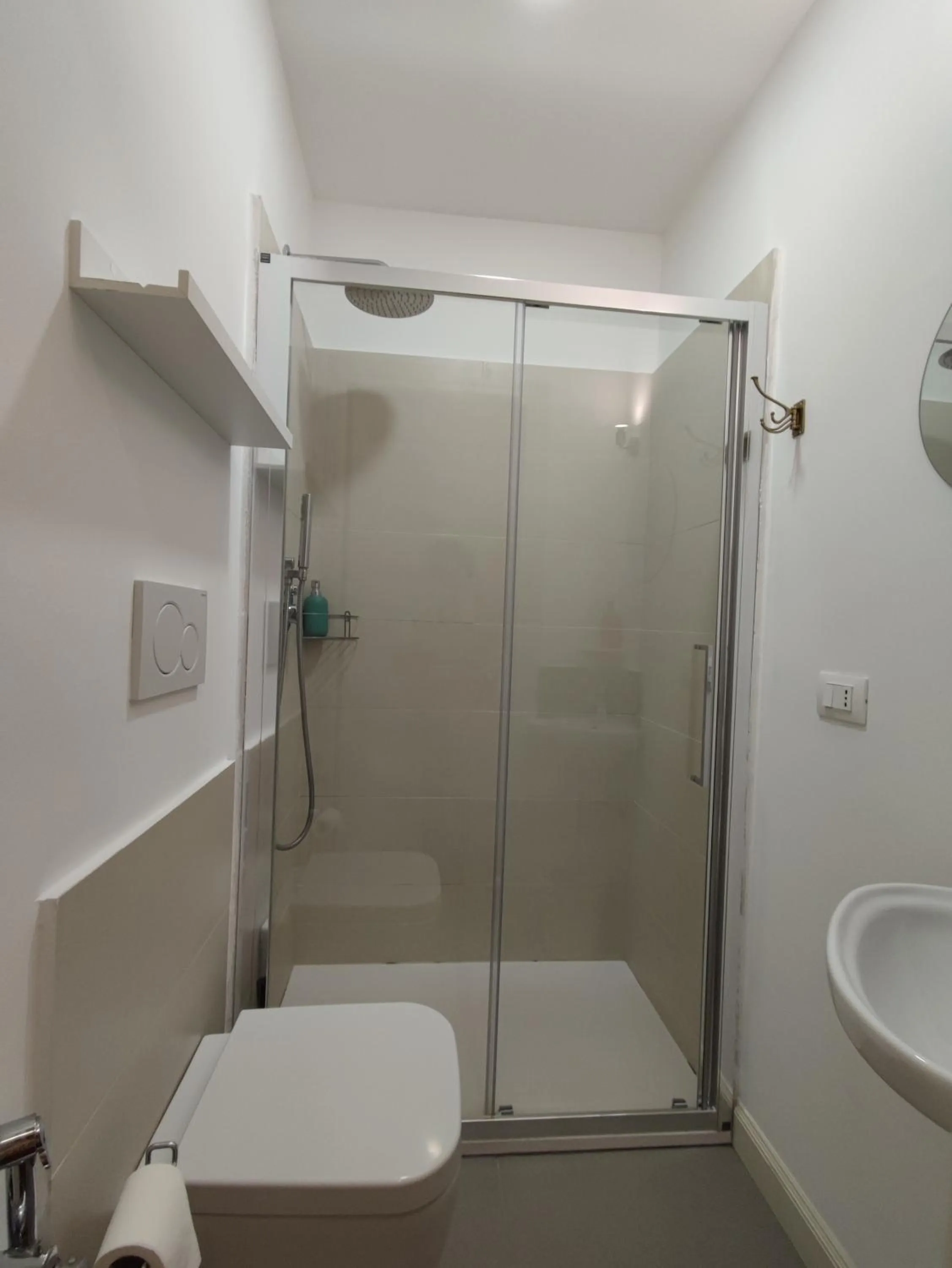 Shower in B&B Torino Crocetta