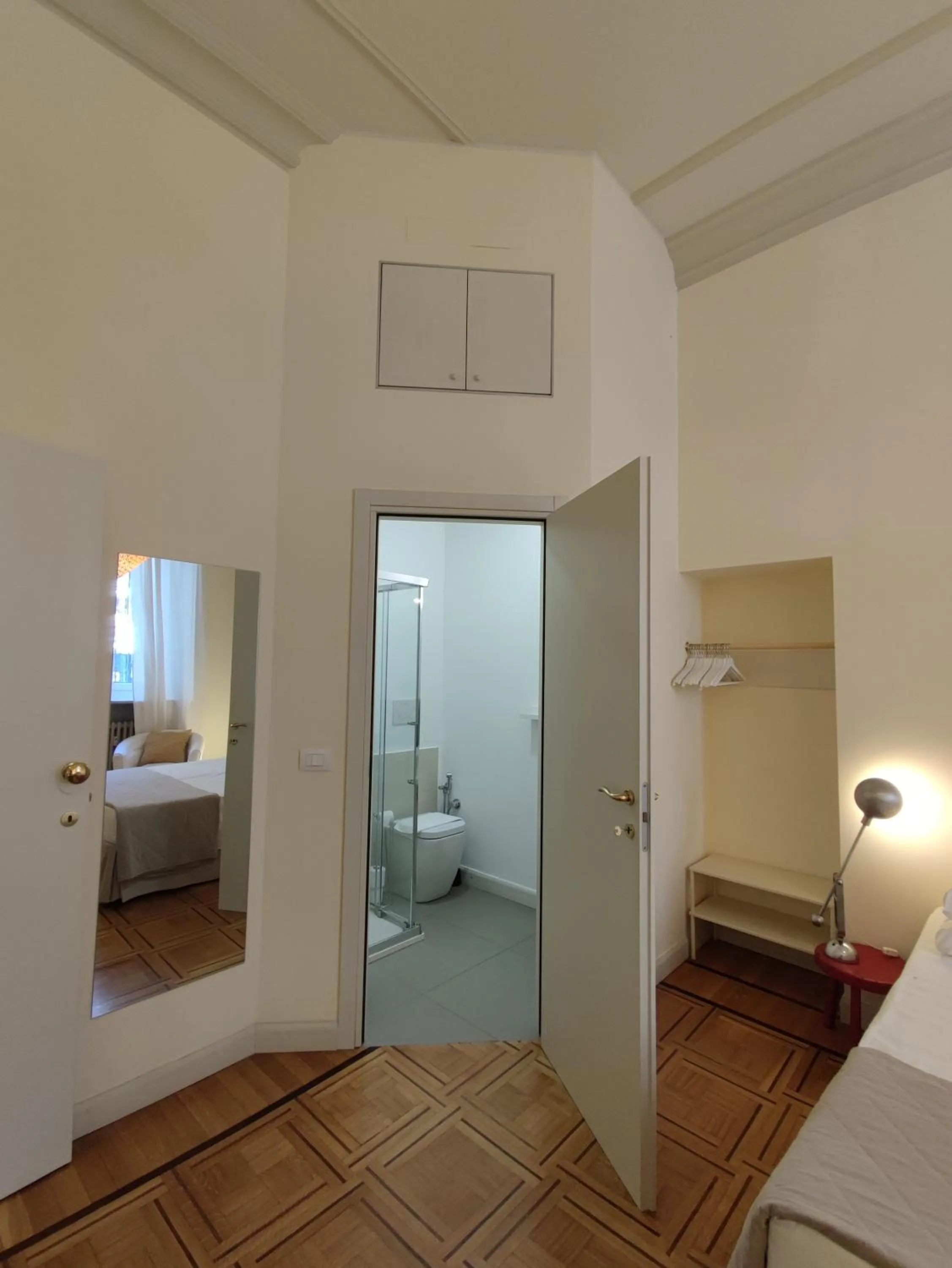 Shower, Bed in B&B Torino Crocetta