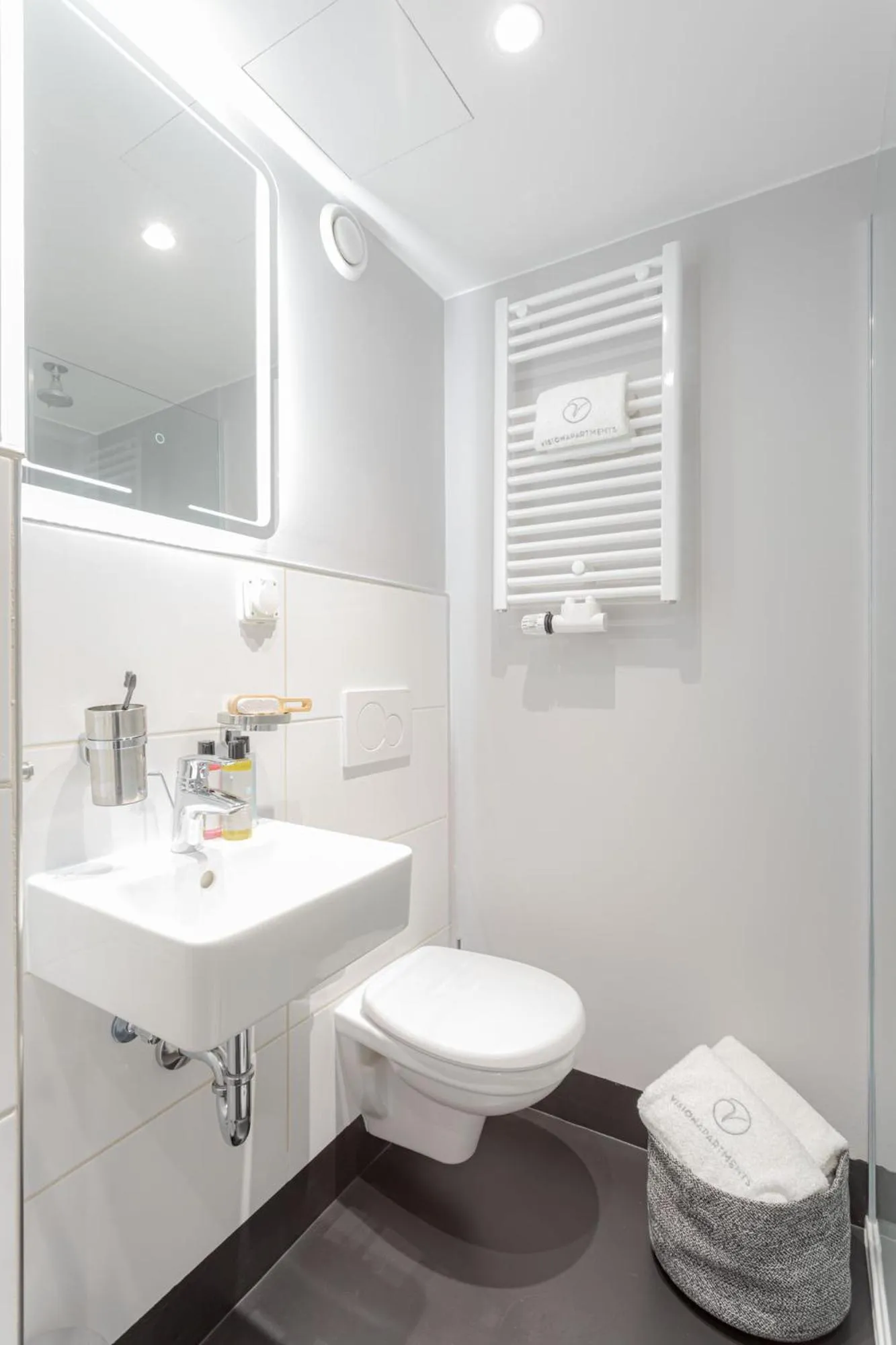 Toilet in VISIONAPARTMENTS Lucerne - contactless check-in