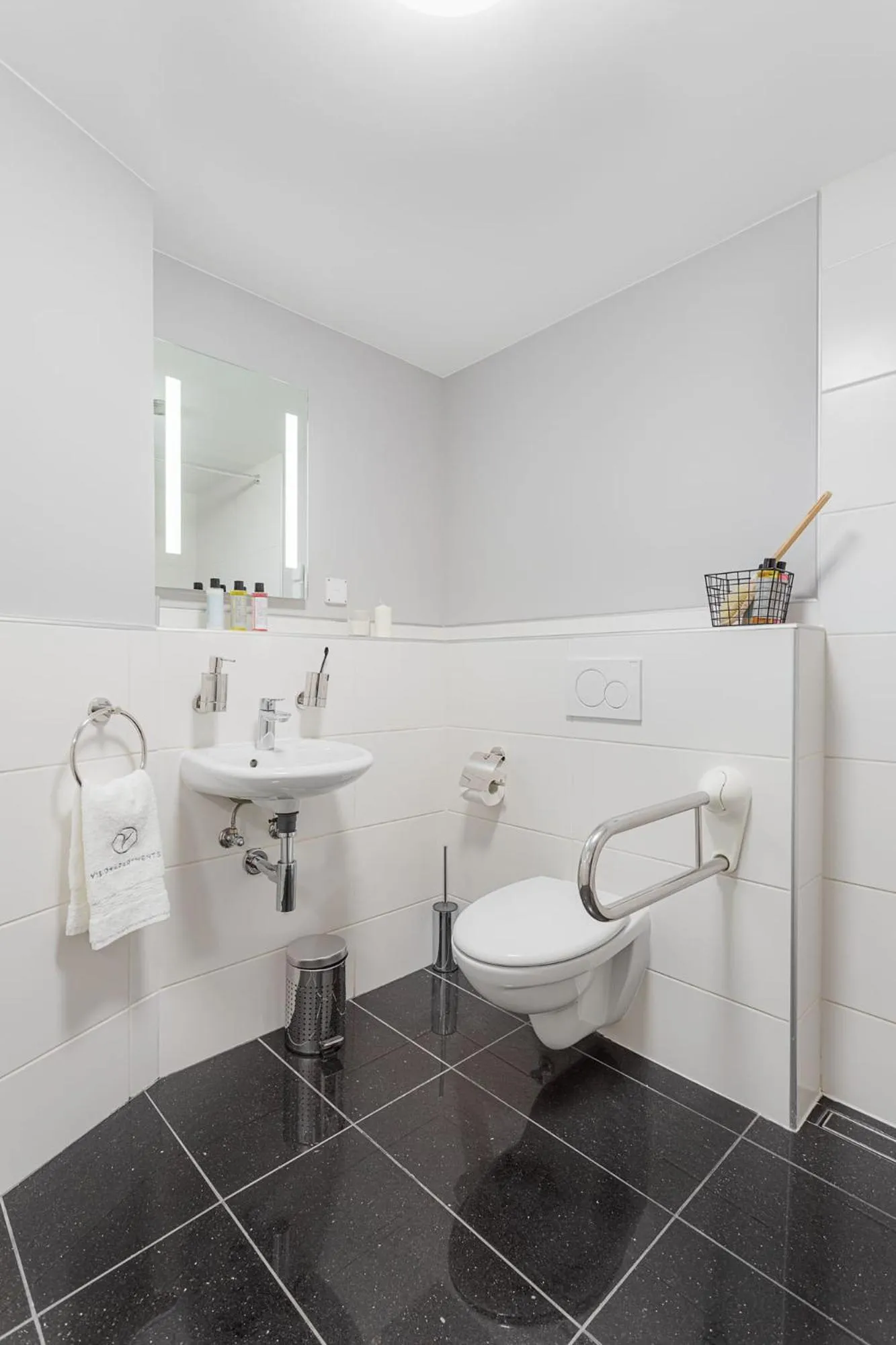 Toilet in VISIONAPARTMENTS Lucerne - contactless check-in