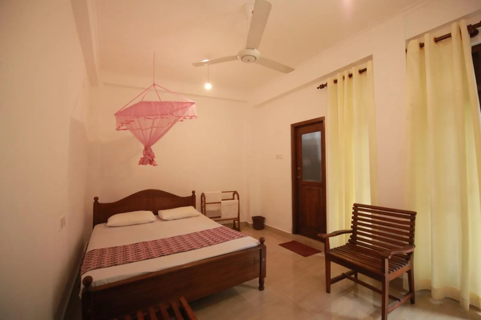 Bed in Renuka Inn