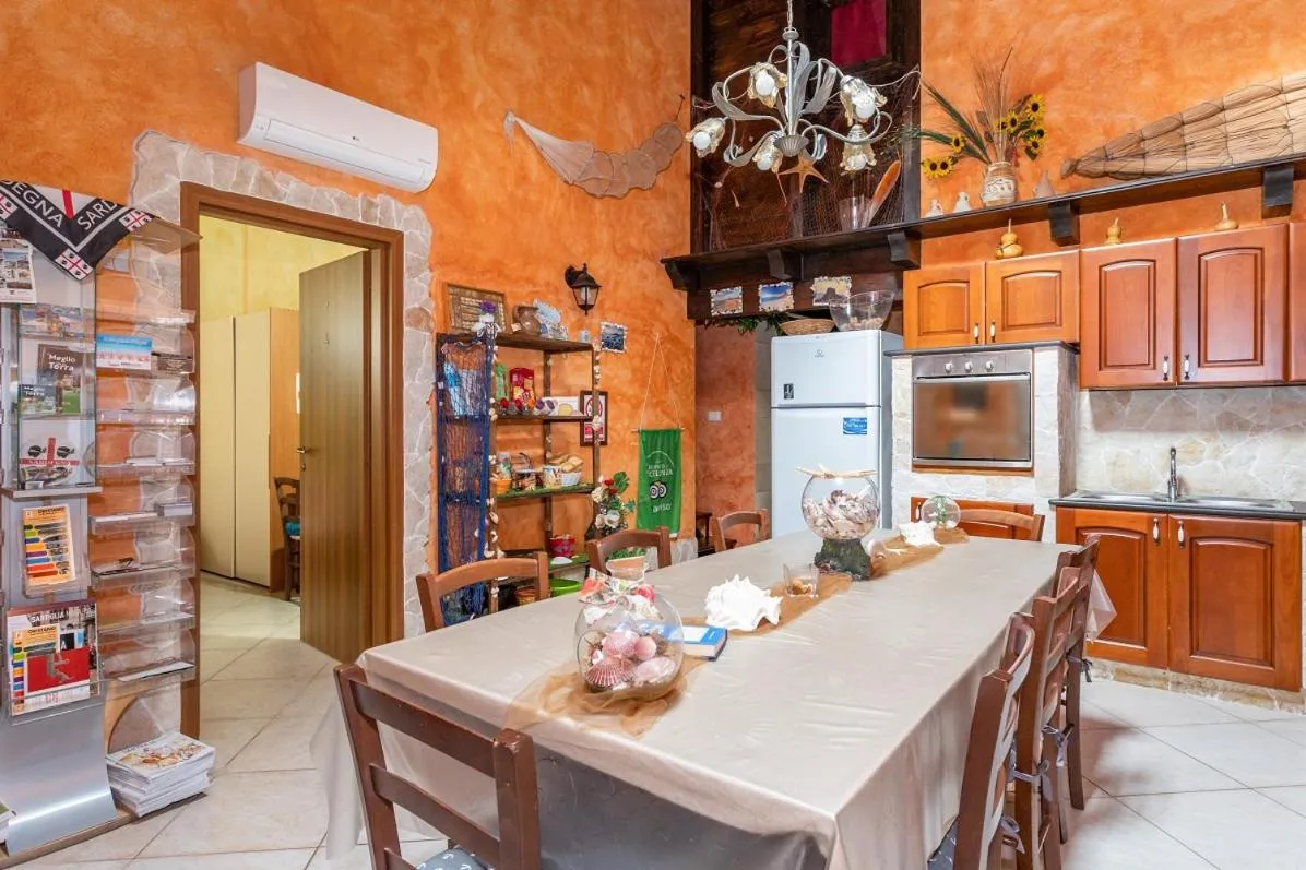 Dining area in Affittacamere Shardana