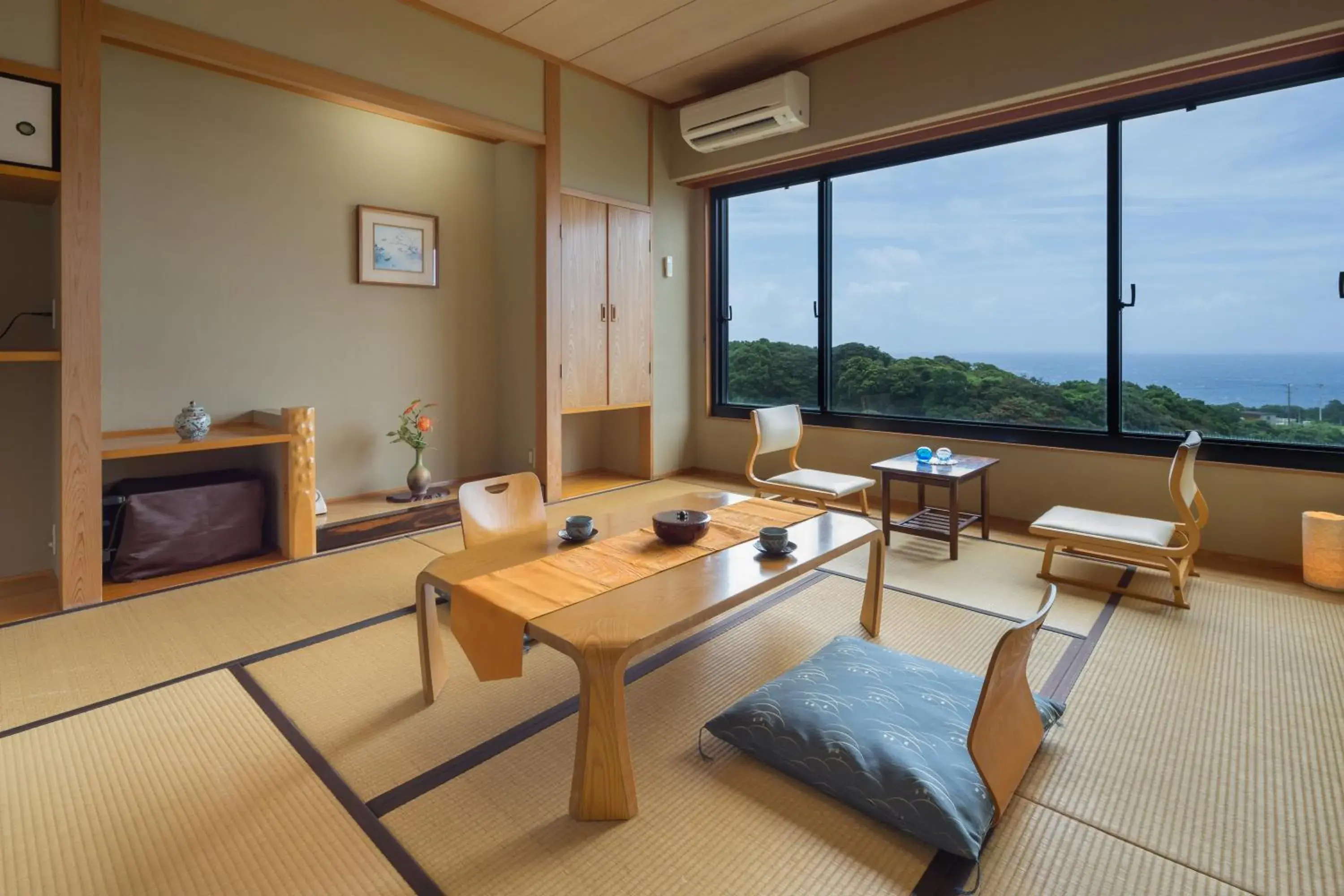 Japanese-Style Standard Room with Sea View - single occupancy in Ashizuri Kokusai Hotel Japanese-Style Standard Room with Sea View - single occupancy in Ashizuri Kokusai Hotel