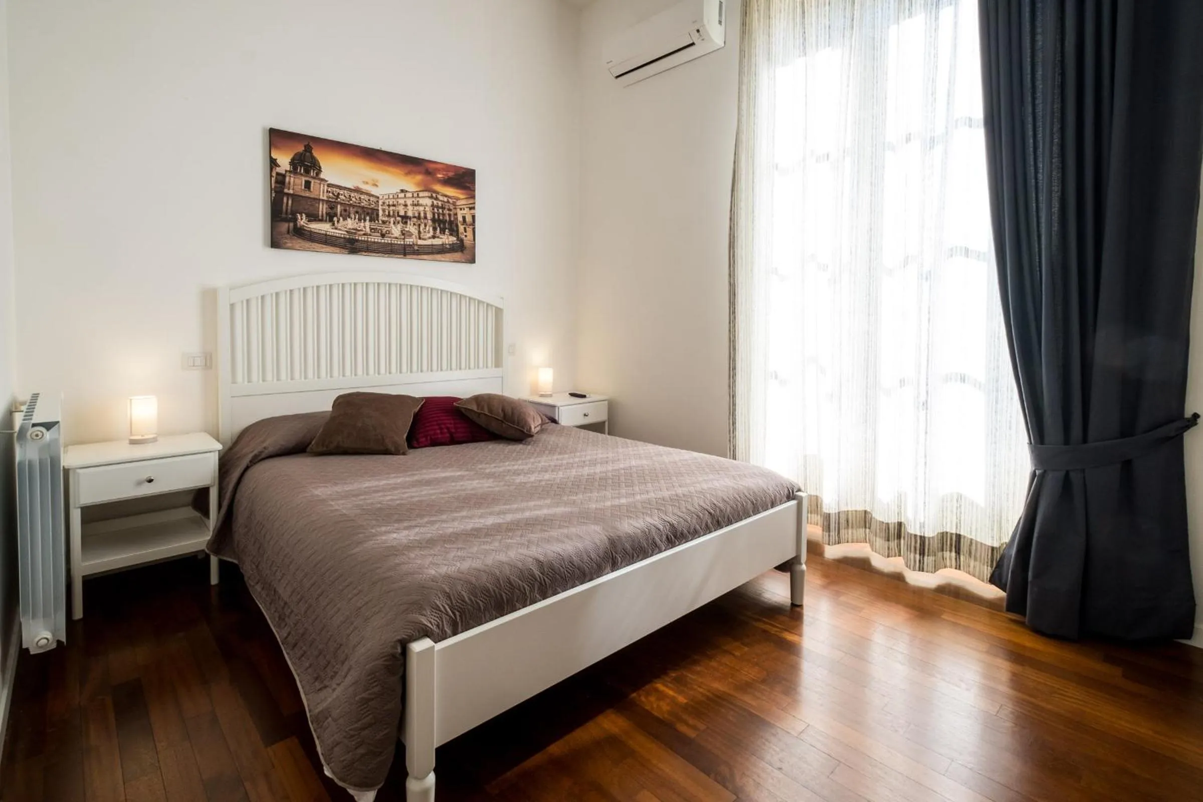 Photo of the whole room, Bed in Ai Lattarini House