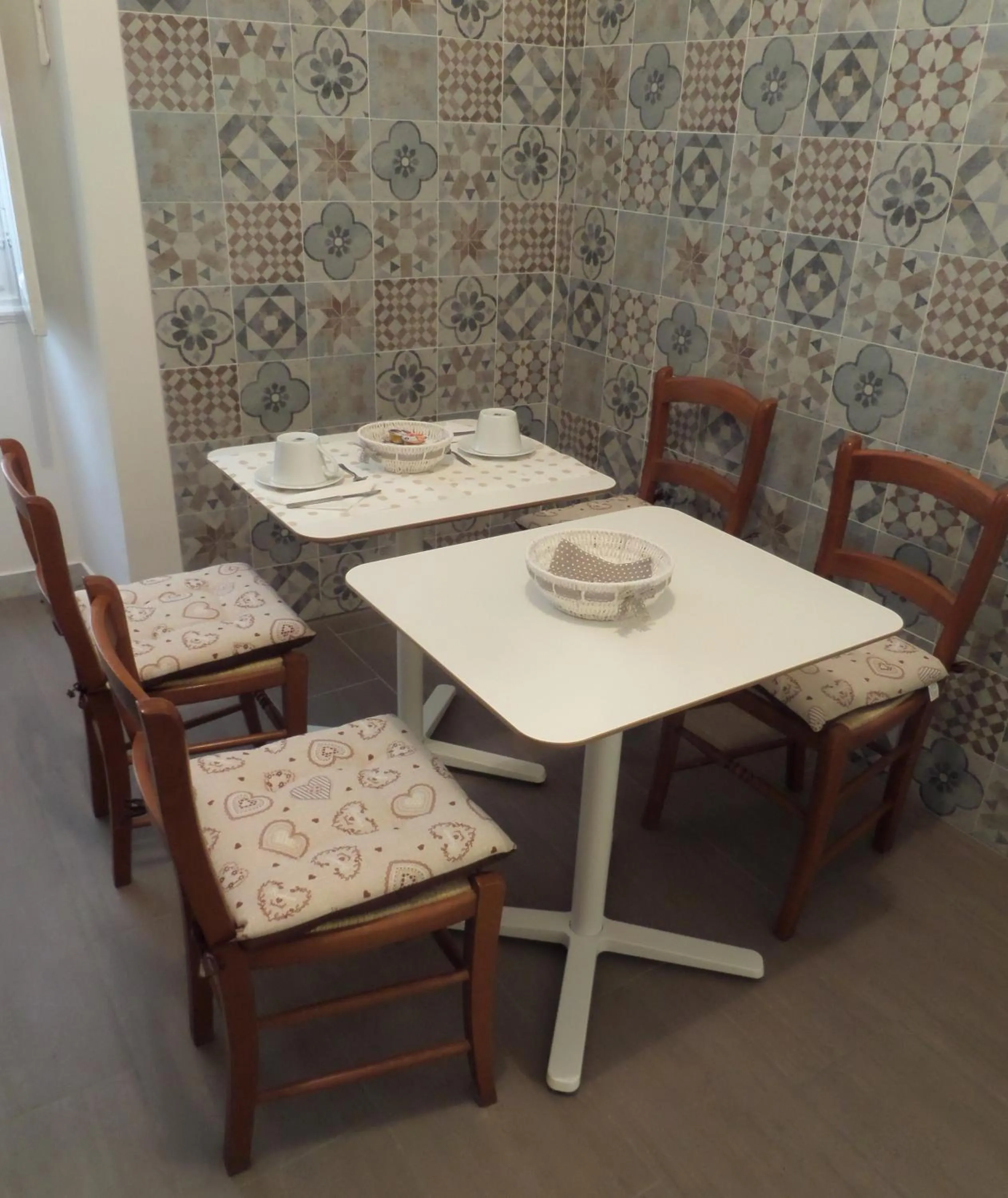 Communal kitchen in 325 Rooms ai Fori