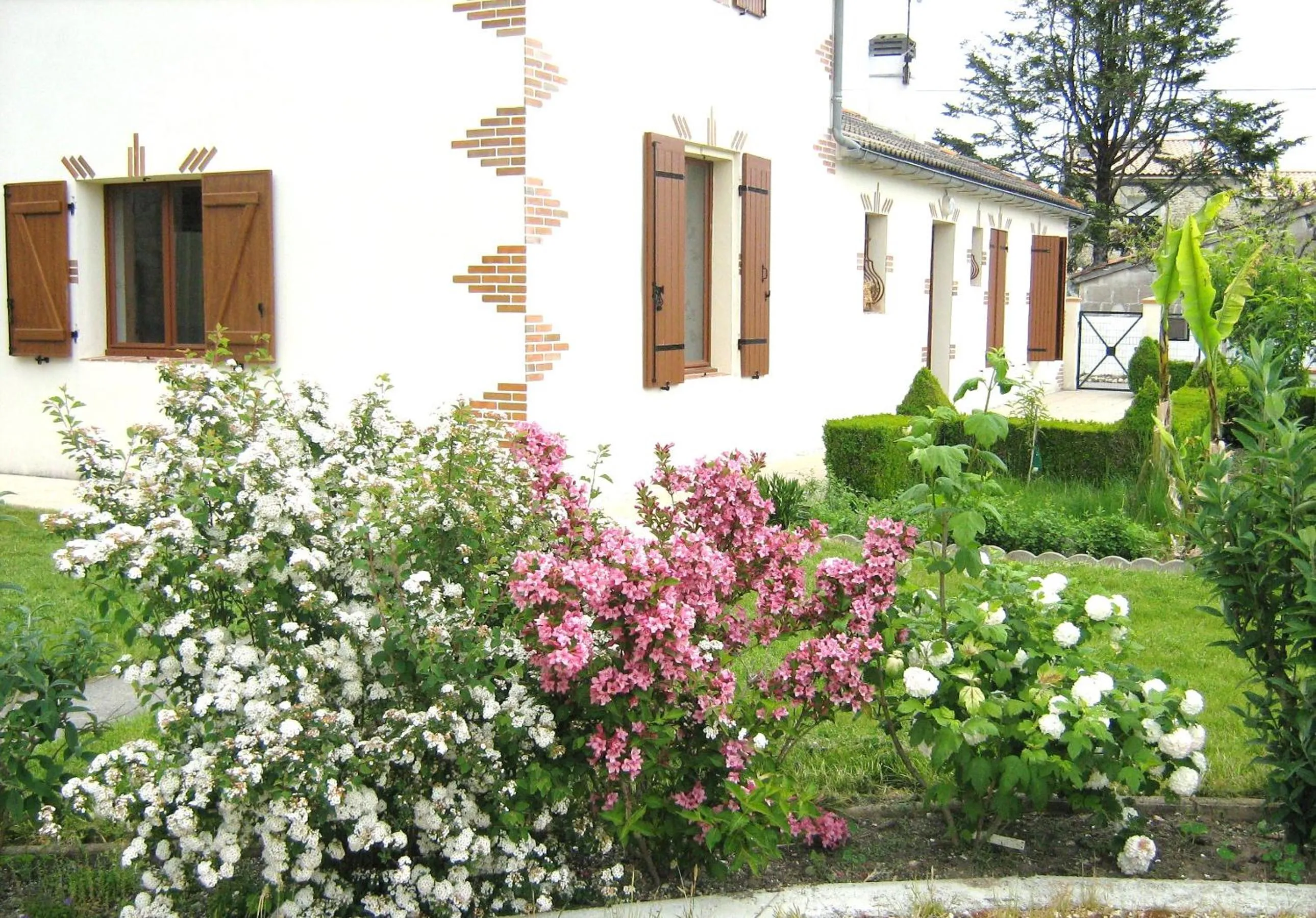 Garden view in La Halte de Segondignac