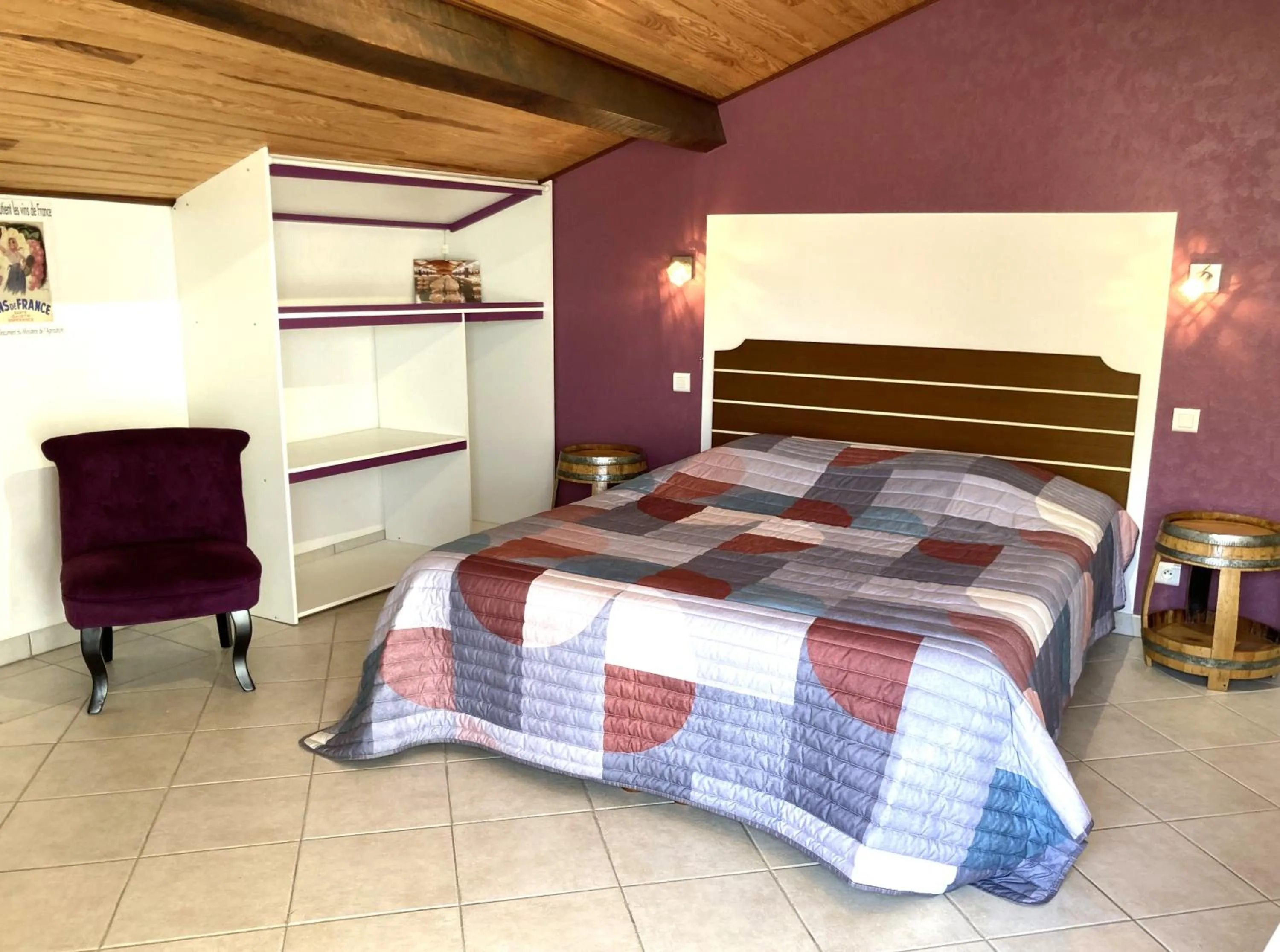 Property building, Bed in La Halte de Segondignac