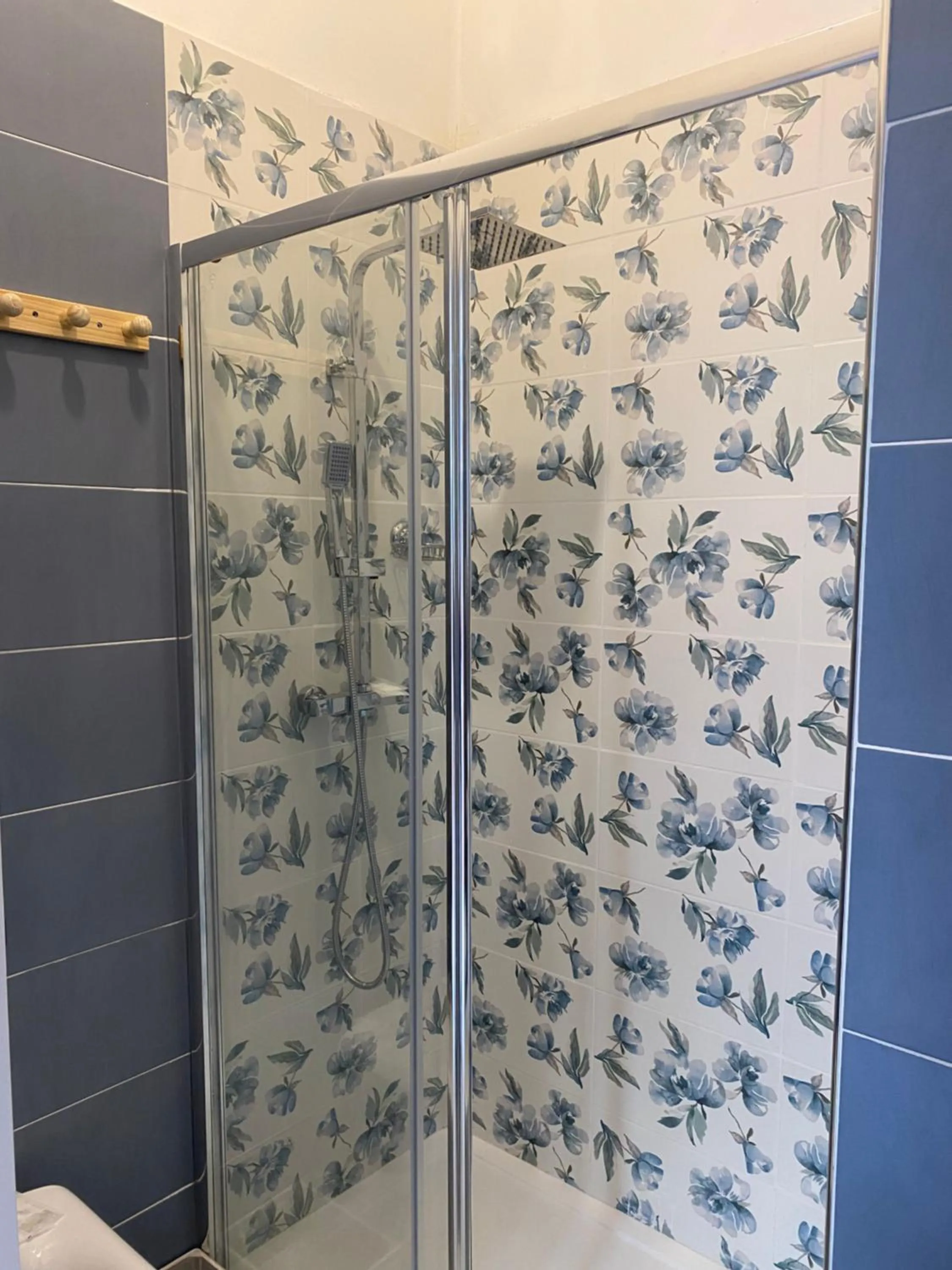 Shower in B&B Il Nido