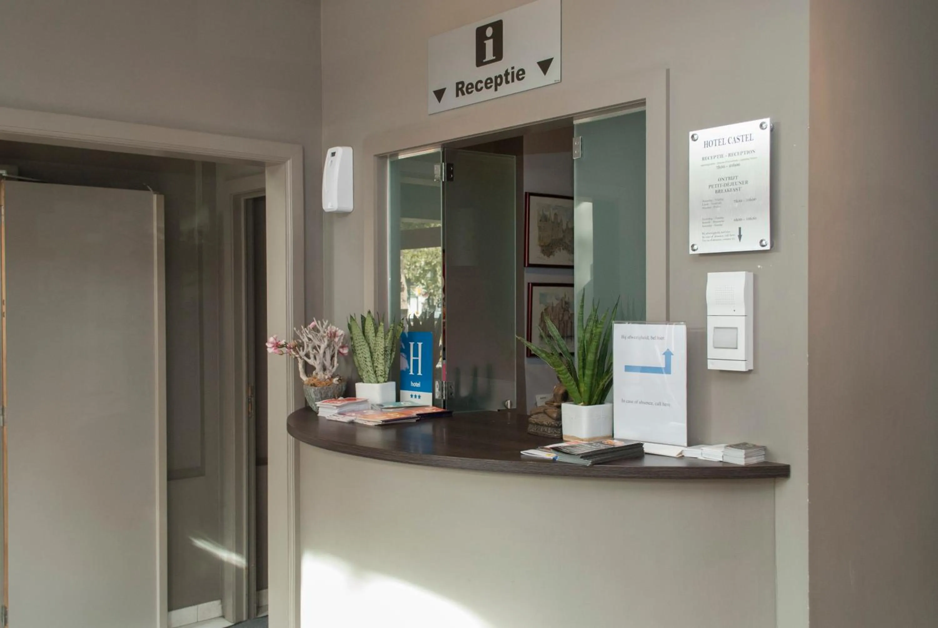 Lobby or reception in Hotel Castel