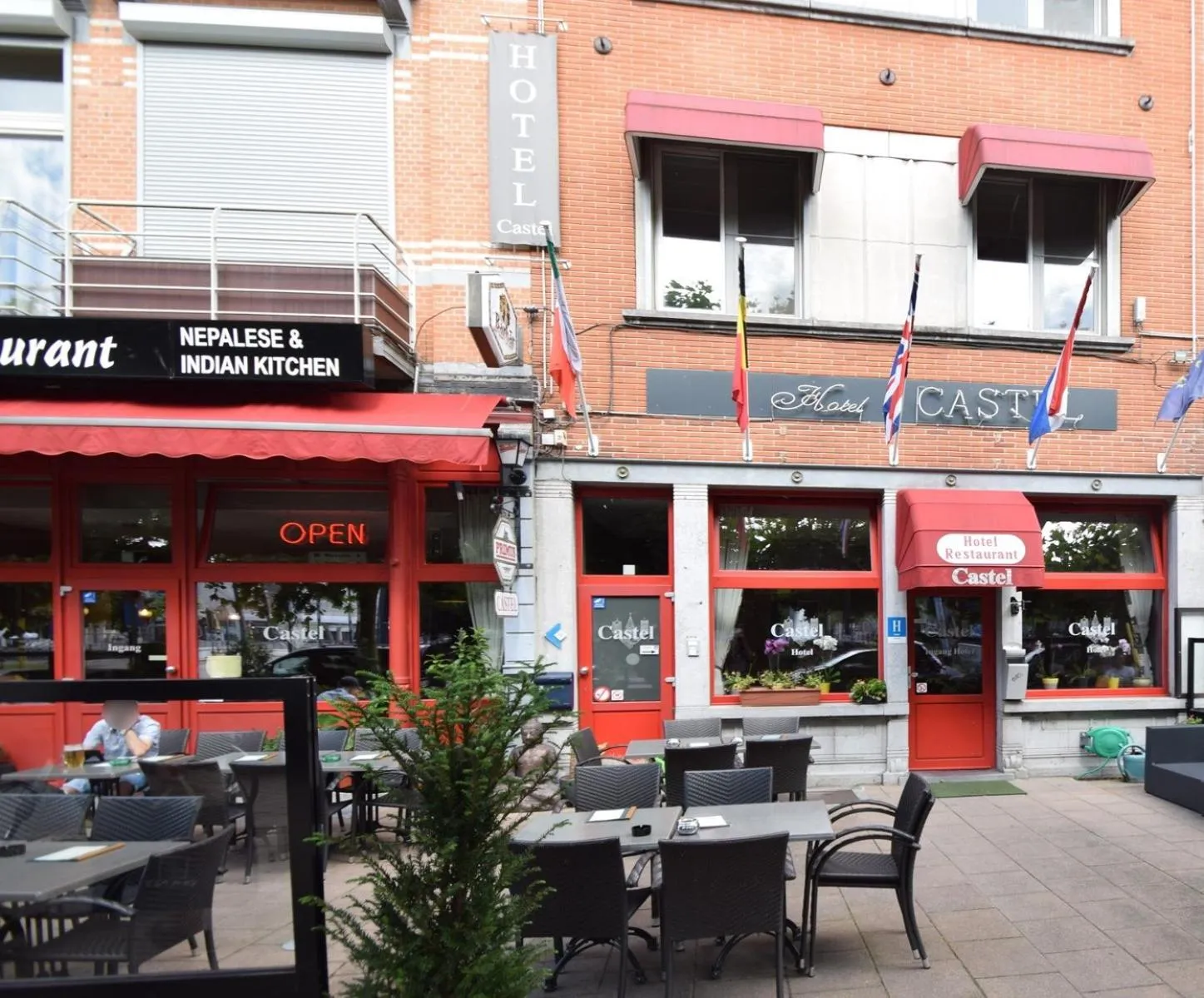 Restaurant/places to eat in Hotel Castel