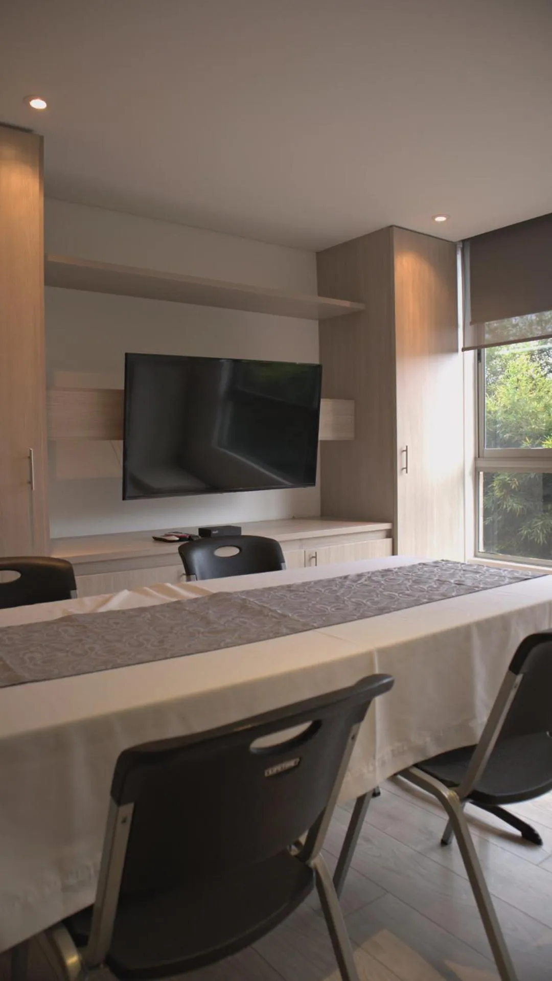 Business facilities in MG Hotels & Suites