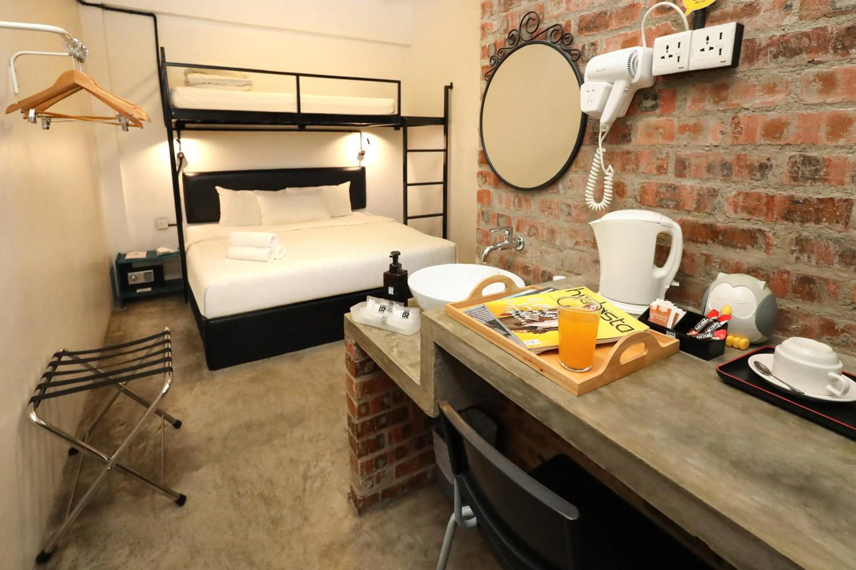 Photo of the whole room, Bed in Suite 18 Boutique Hotel