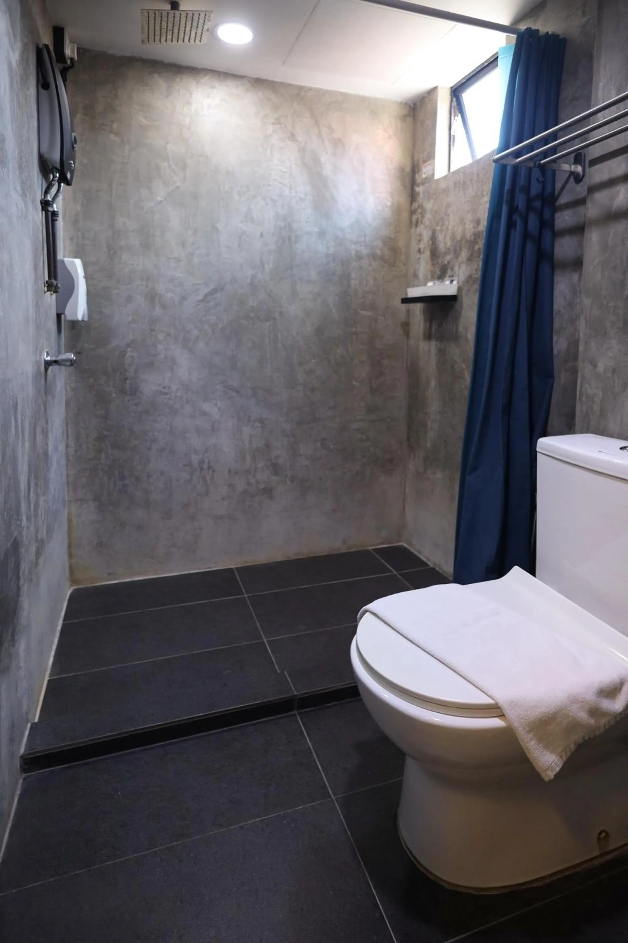 Toilet in Suite 18 Boutique Hotel