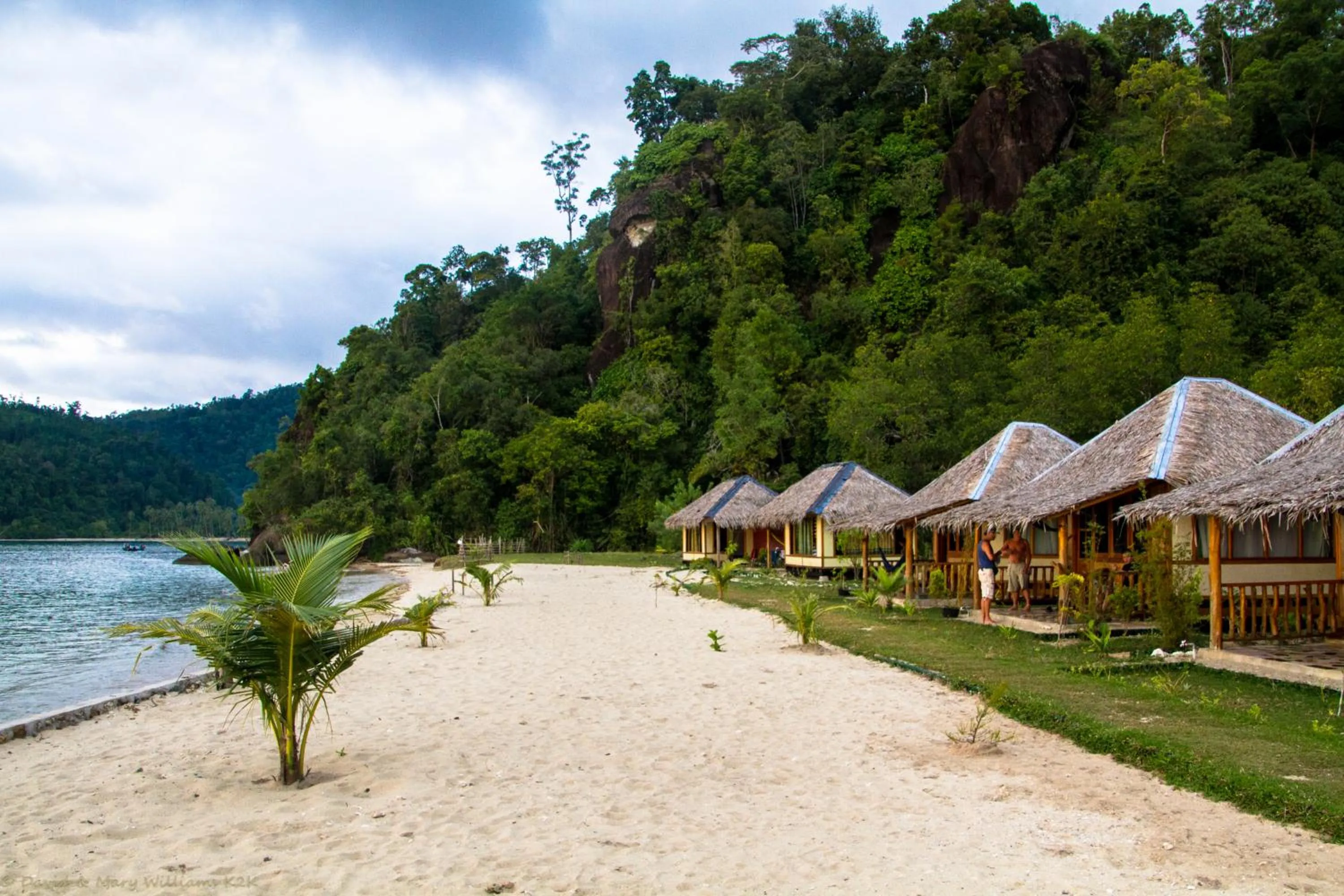 Photo of the whole room in Ricky's Beach House