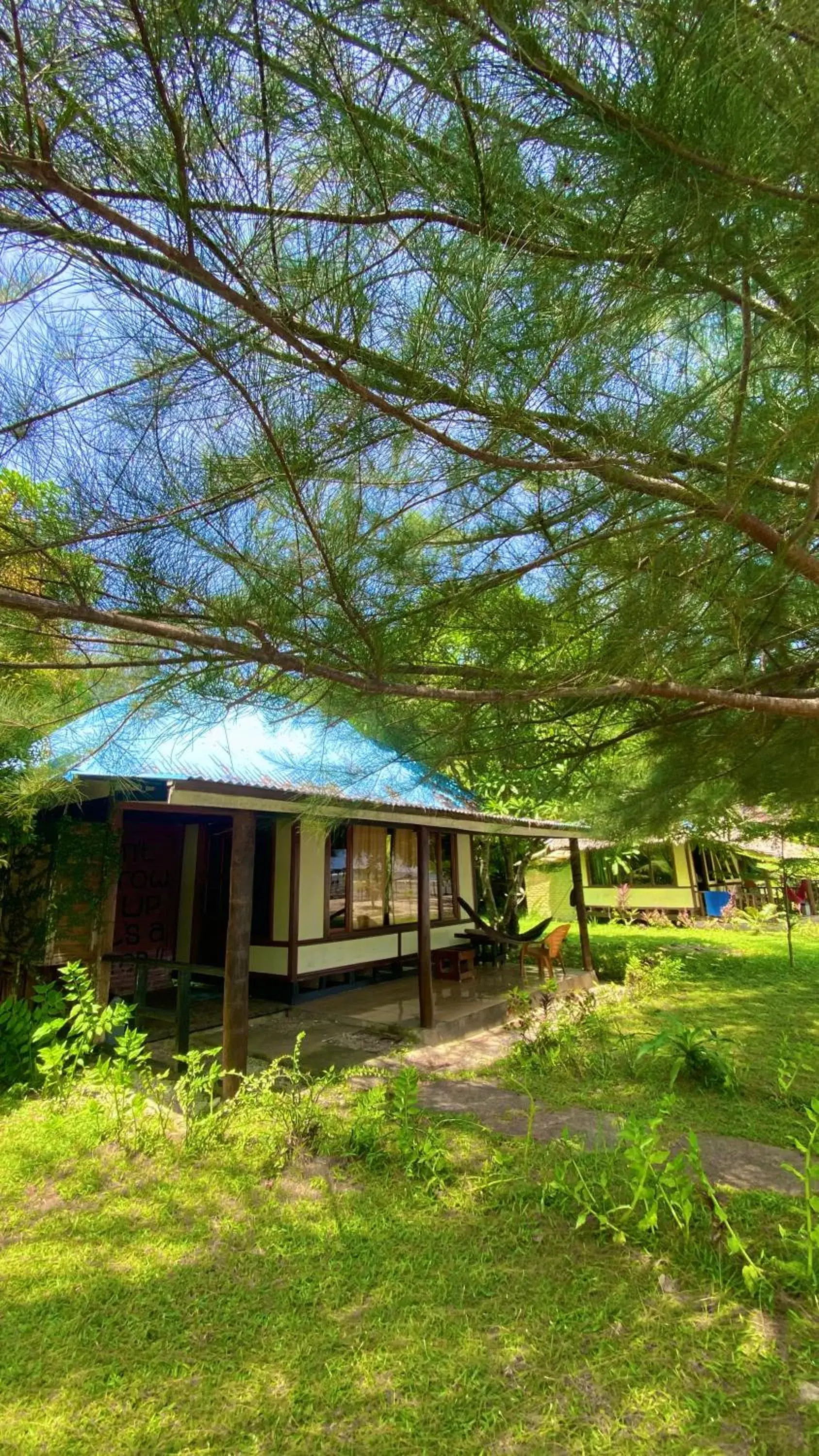 Family Bungalow - single occupancy in Ricky's Beach House Family Bungalow - single occupancy in Ricky's Beach House