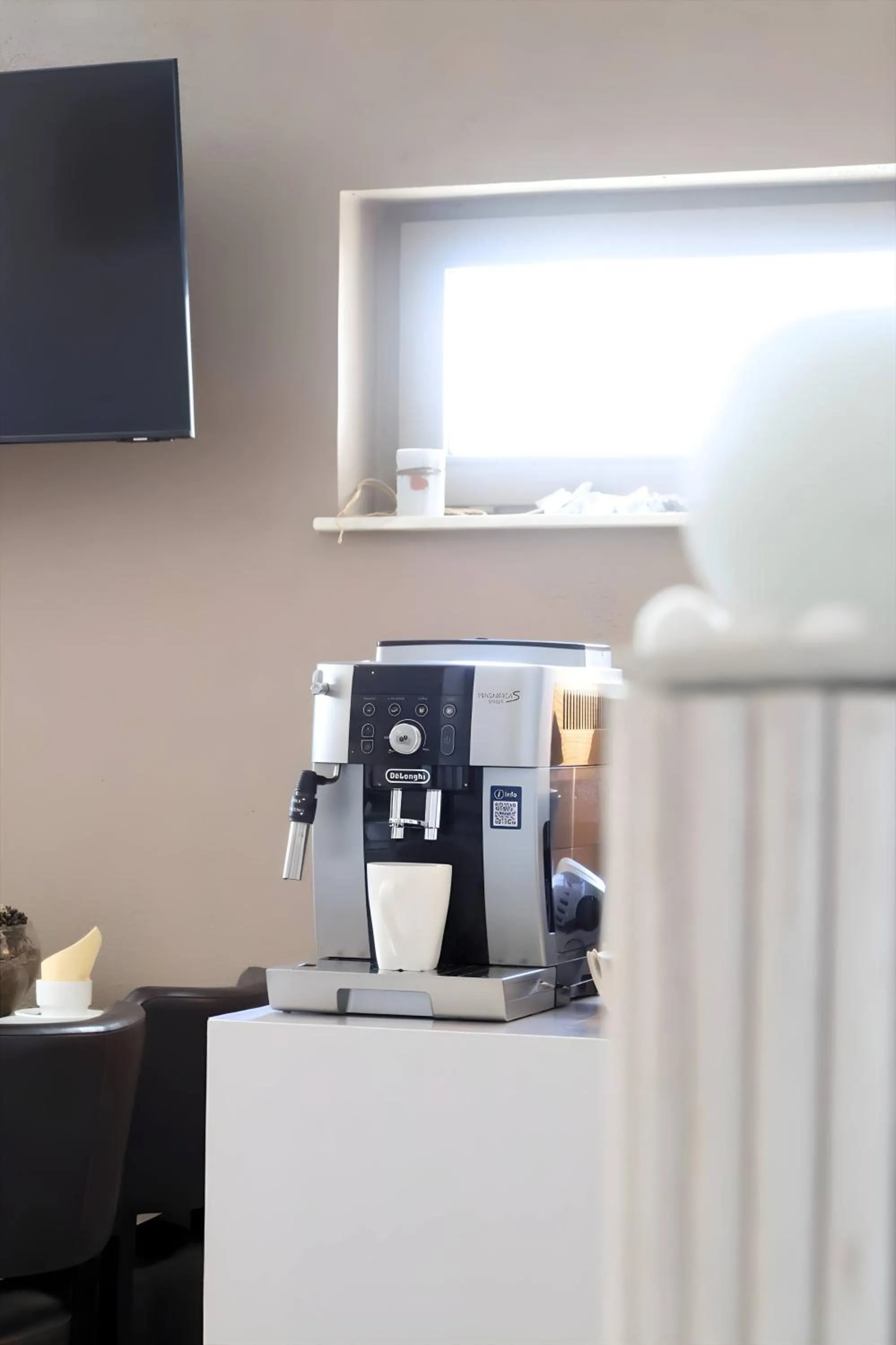 Coffee/tea facilities in Hotel Adoma