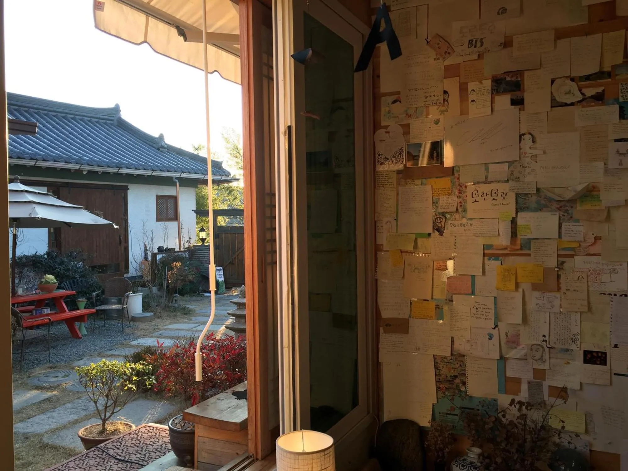 Decorative detail in Dorandoran Guesthouse