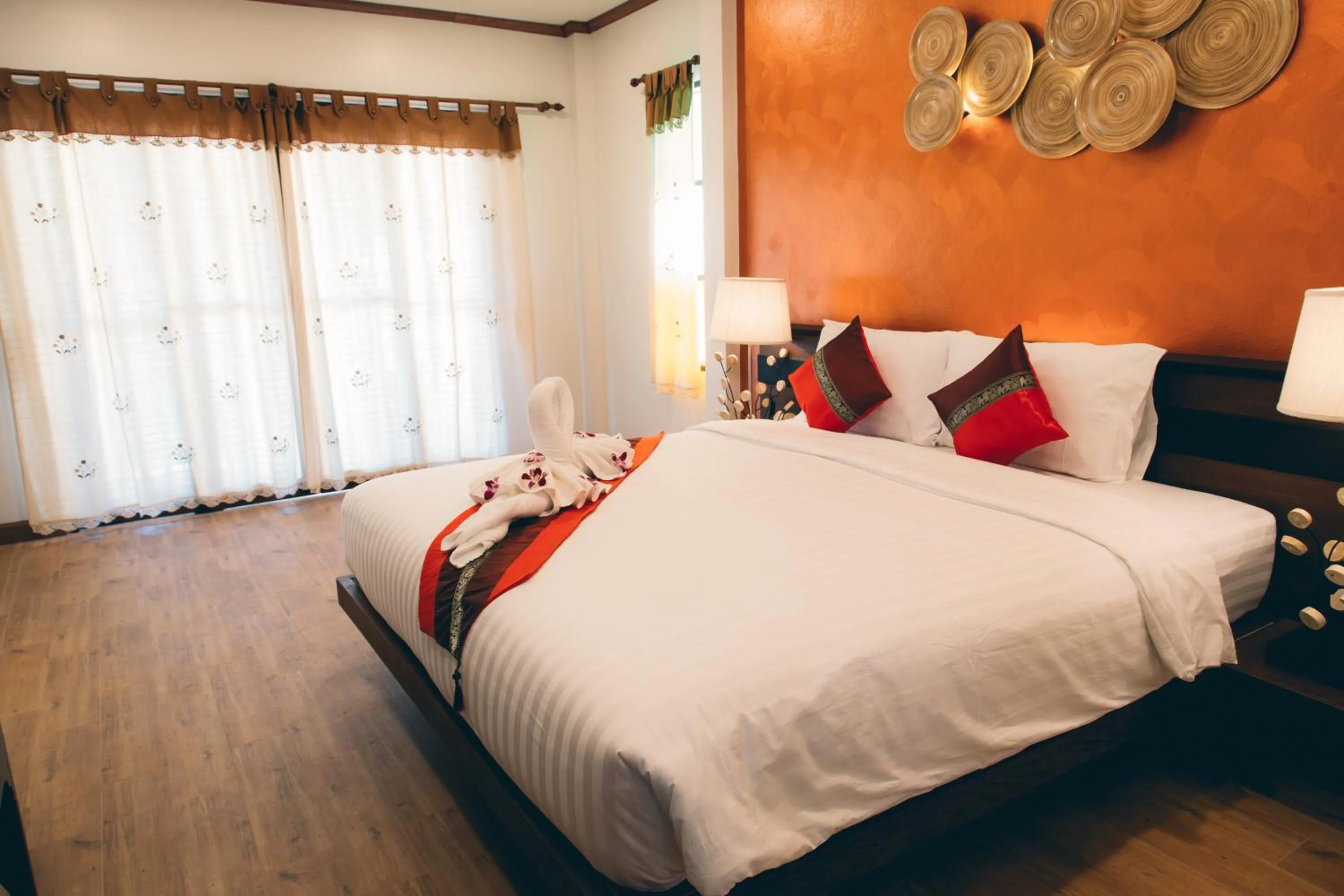 Photo of the whole room, Bed in i Lanna House