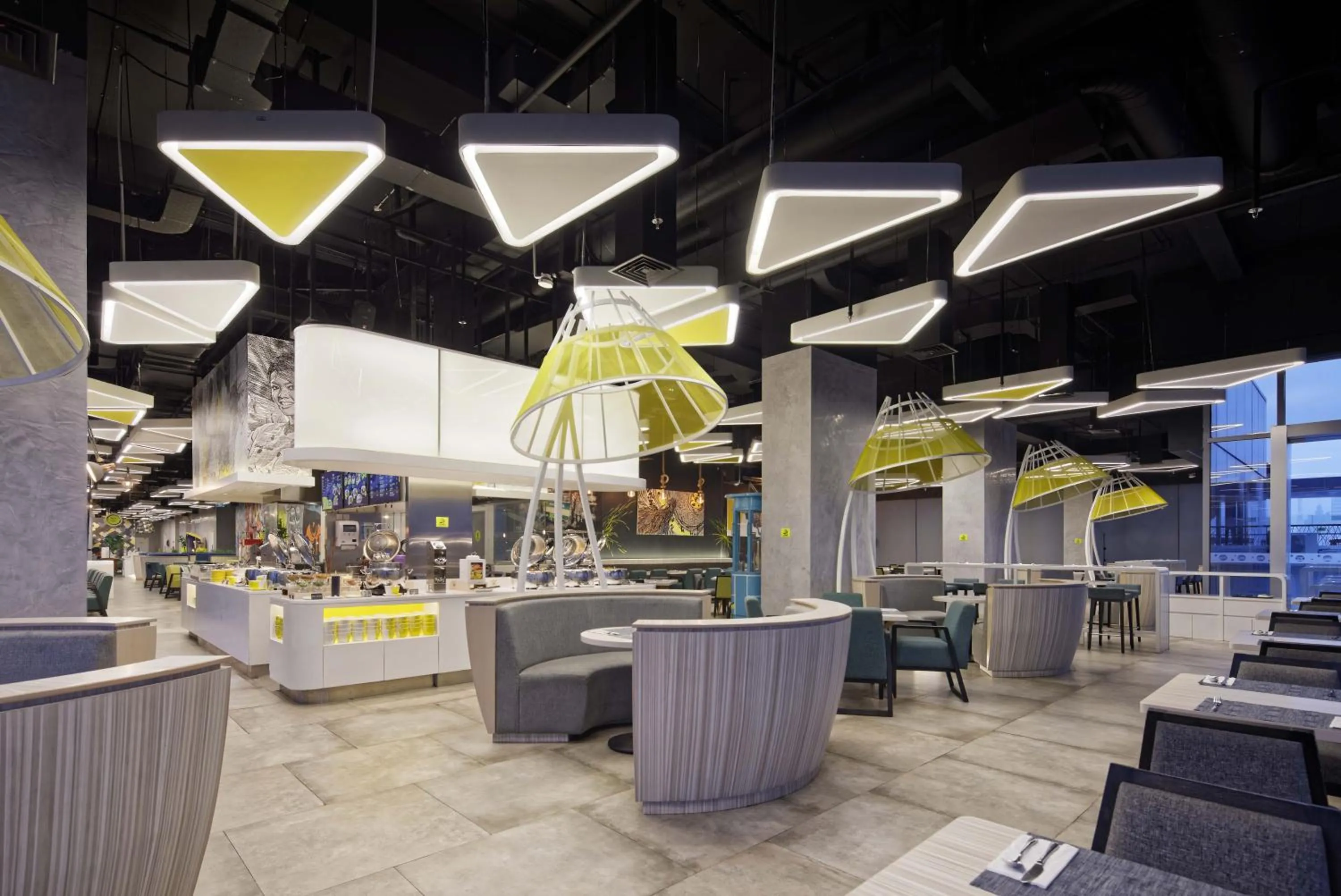 Restaurant/places to eat in YELLO Hotel Harmoni