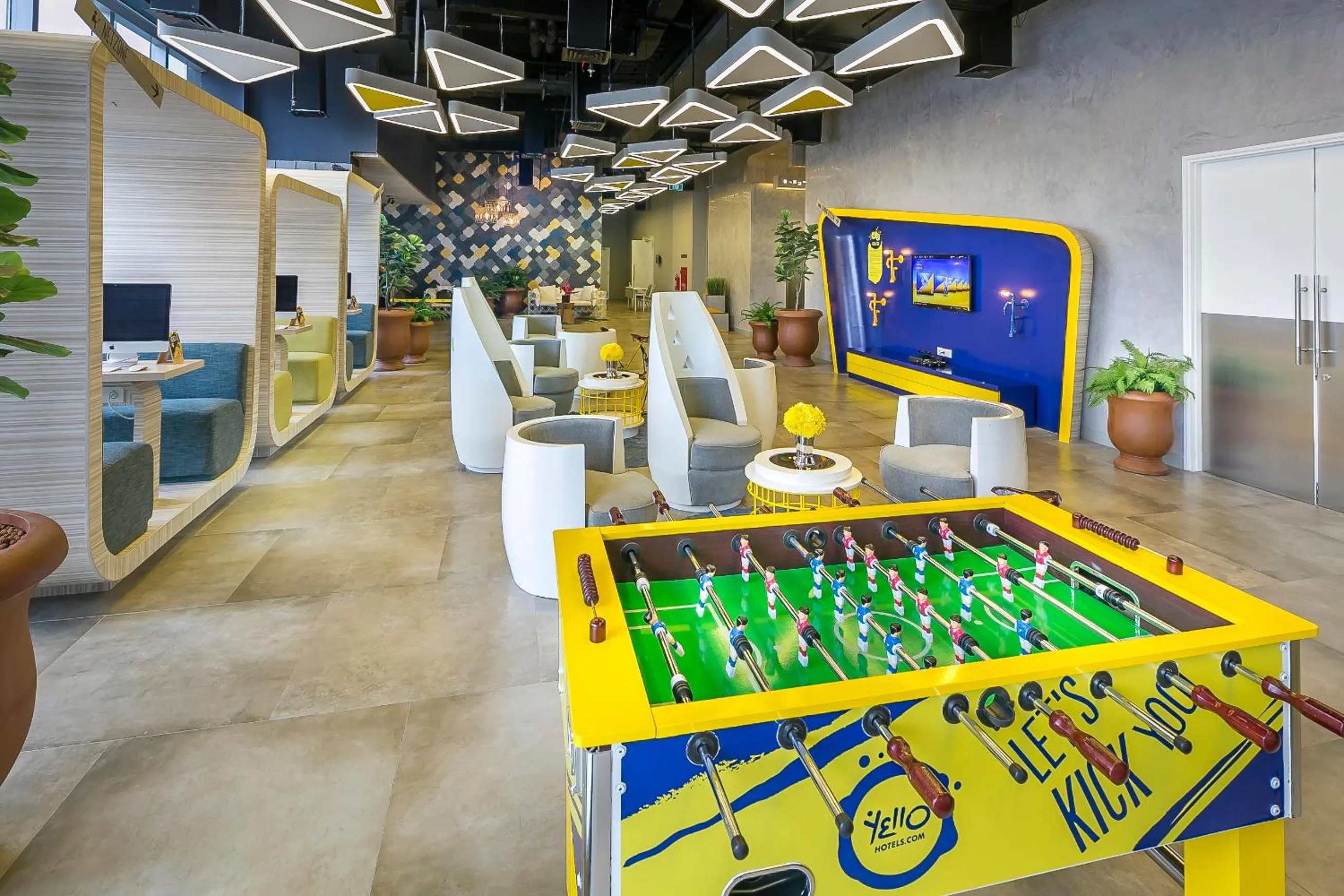 Area and facilities in YELLO Hotel Harmoni