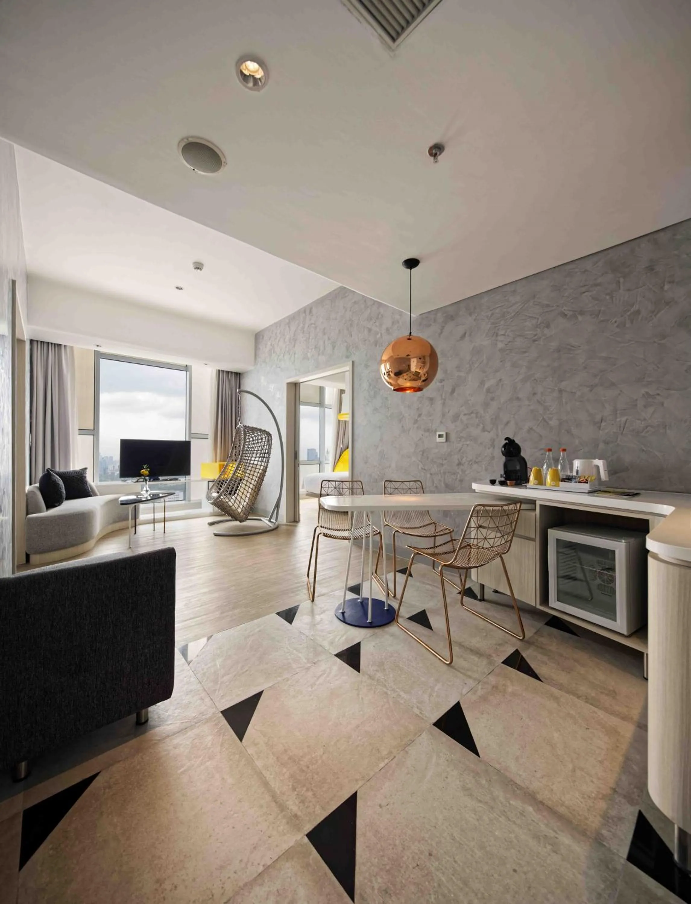 Living room in YELLO Hotel Harmoni