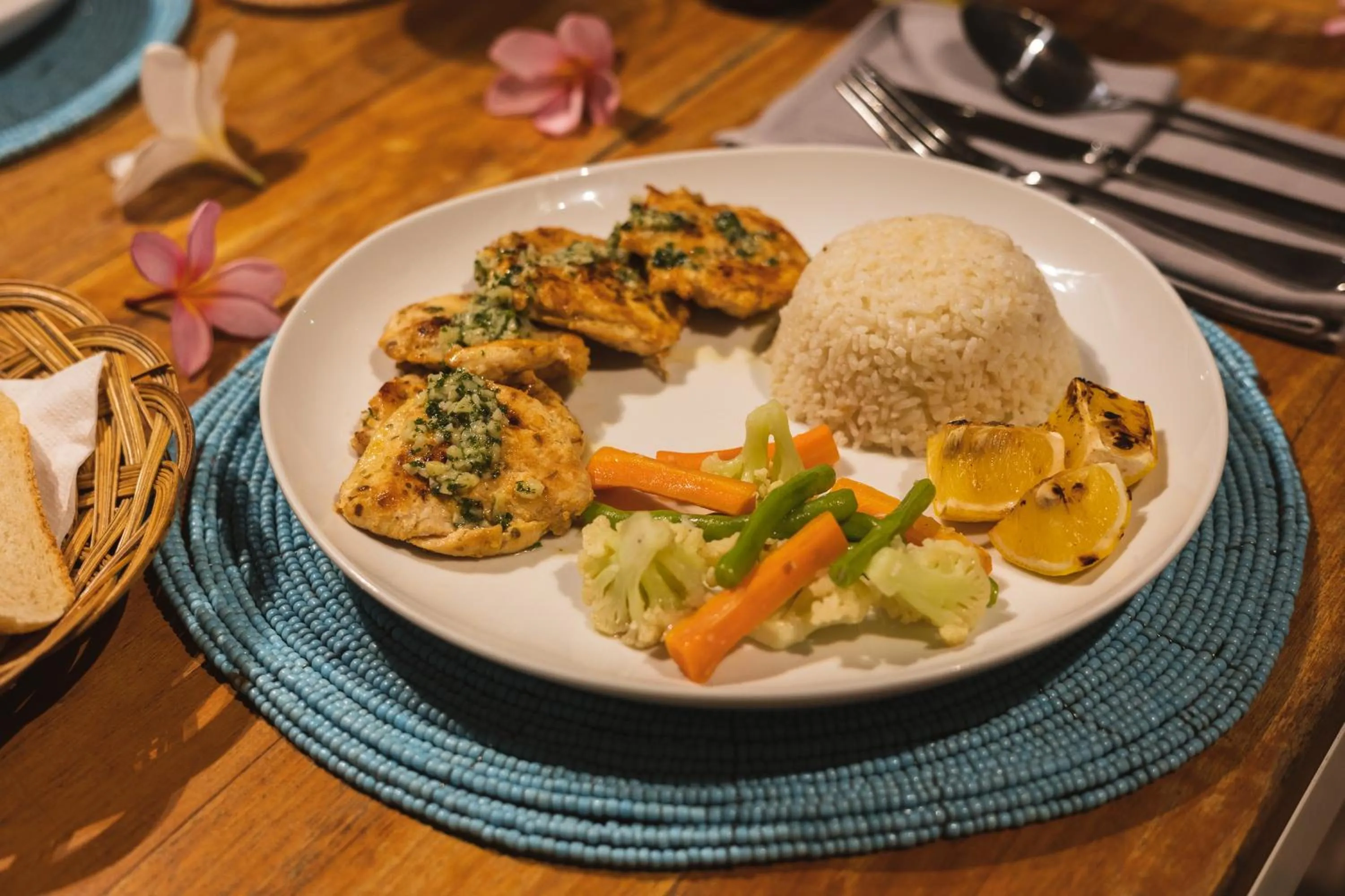 Restaurant/places to eat in Villas Edenia - Luxe Villas with Private Pools