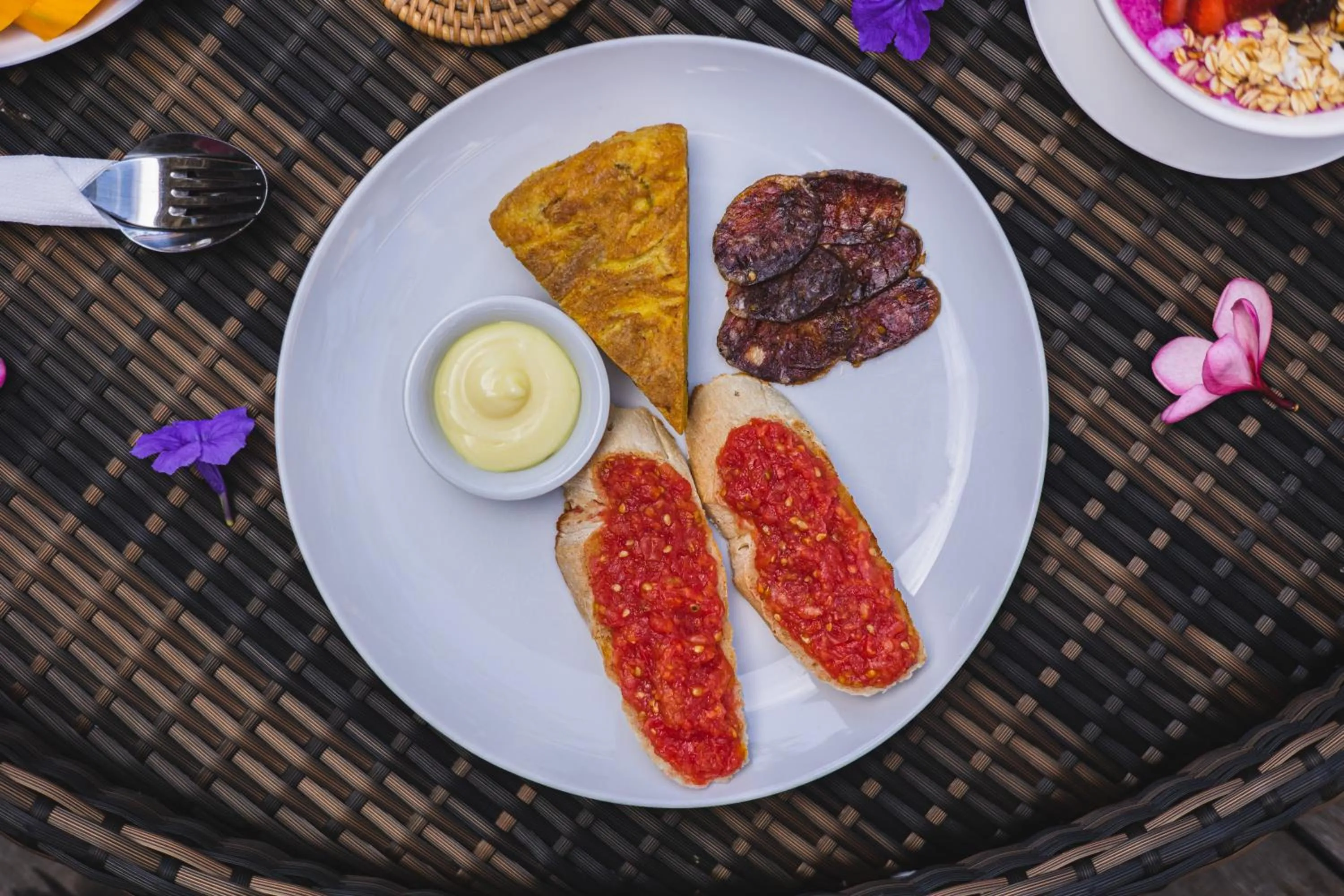 Restaurant/places to eat in Villas Edenia - Luxe Villas with Private Pools