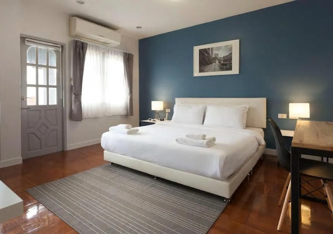 Photo of the whole room, Bed in Sirinan Villa Nimman ChiangMai