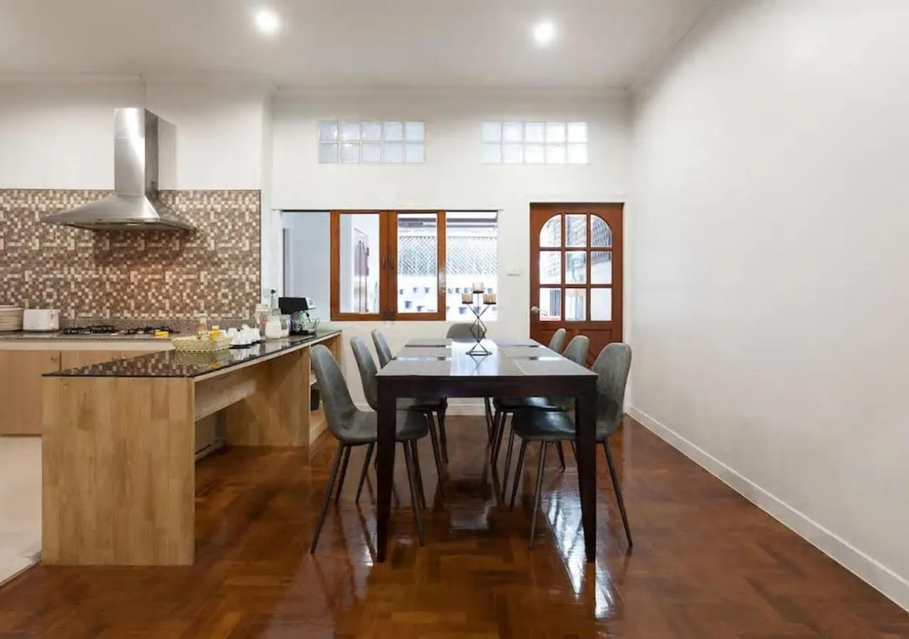 Dining area in Sirinan Villa Nimman ChiangMai