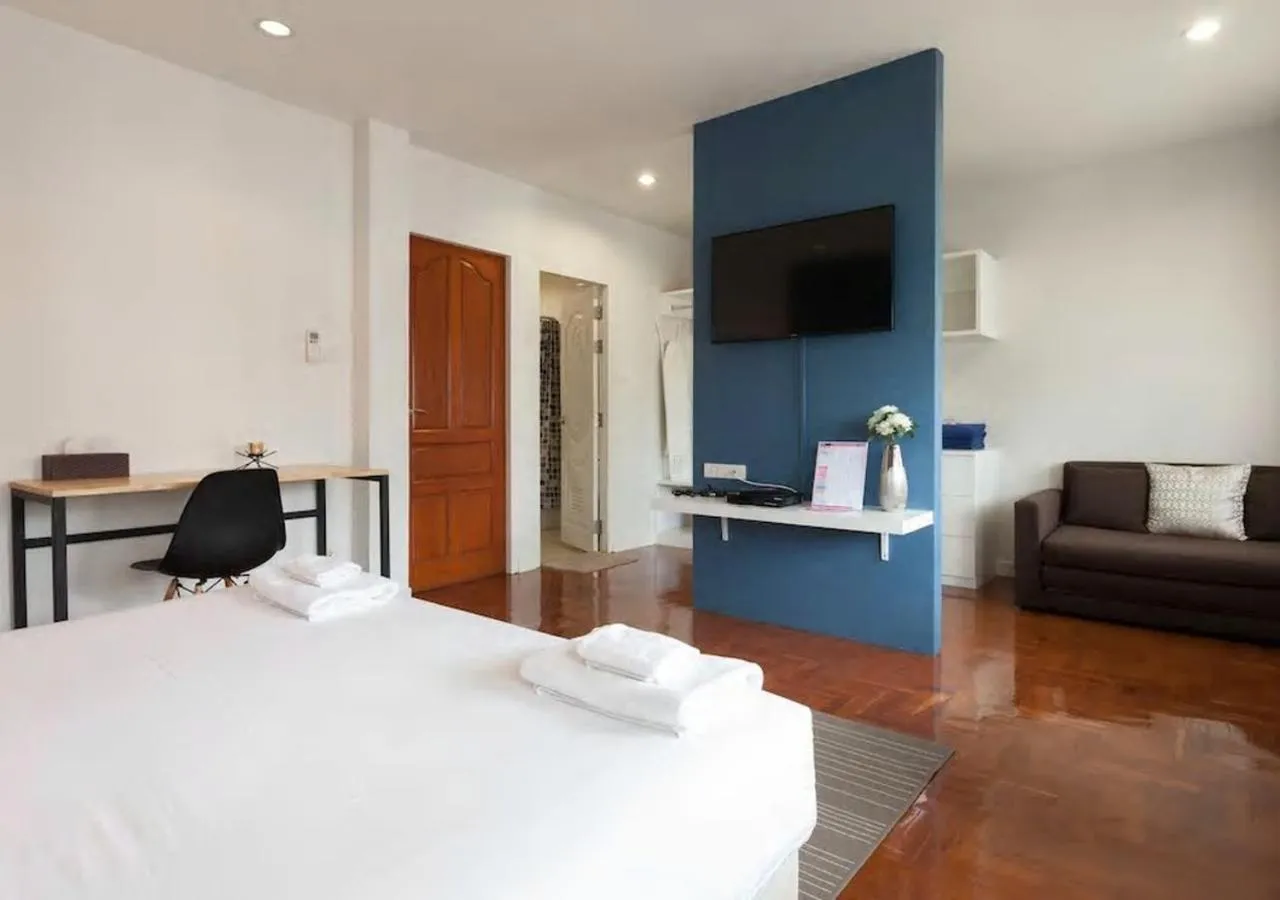 Photo of the whole room, Bed in Sirinan Villa Nimman ChiangMai